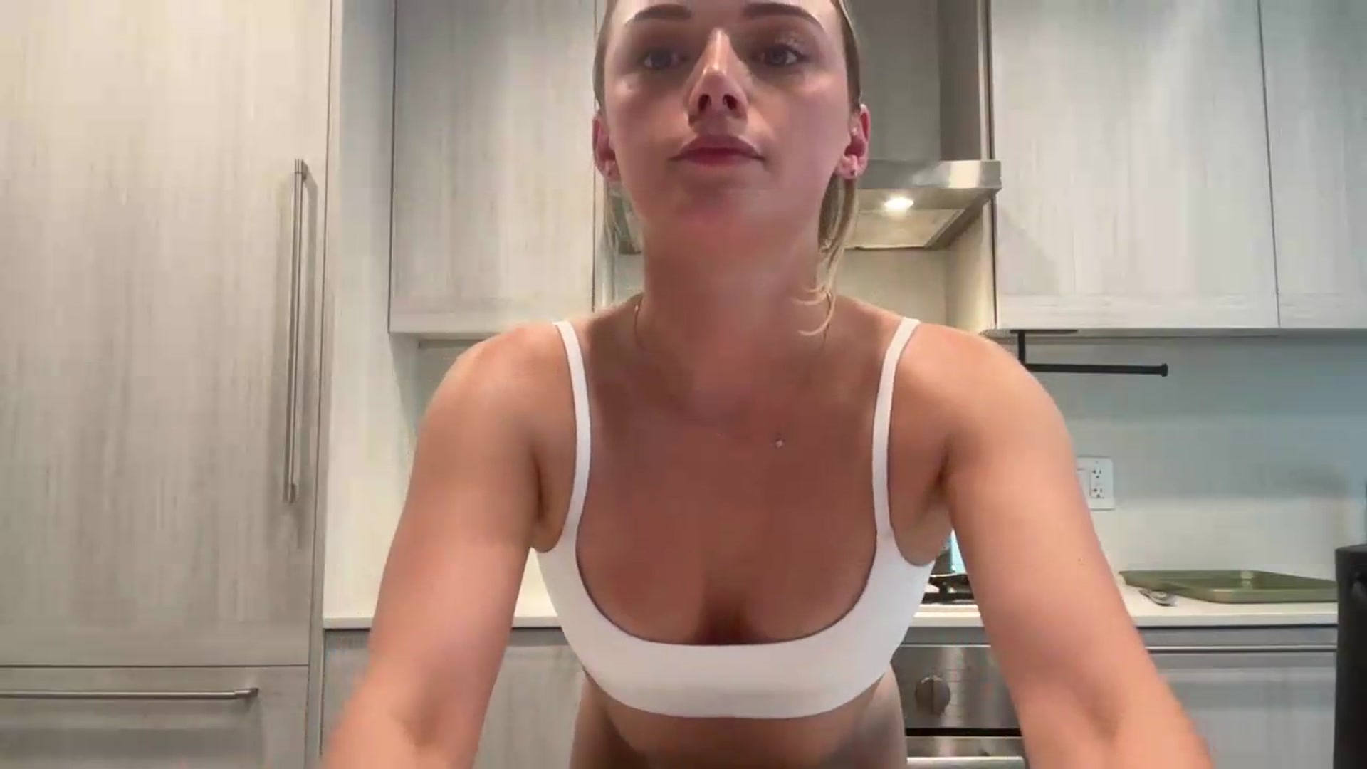Gallery image thumbnail from drippingpeach's myfreecams stream on, 06/02/2026, 01:37 image 18 of 20