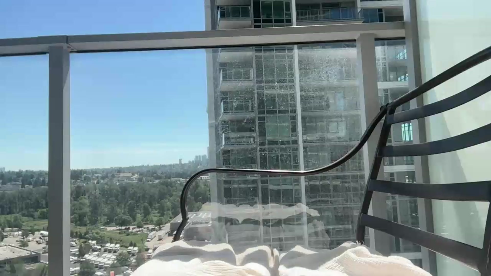 Gallery image thumbnail from drippingpeach's myfreecams stream on, 06/19/2026, 21:29 image 12 of 20