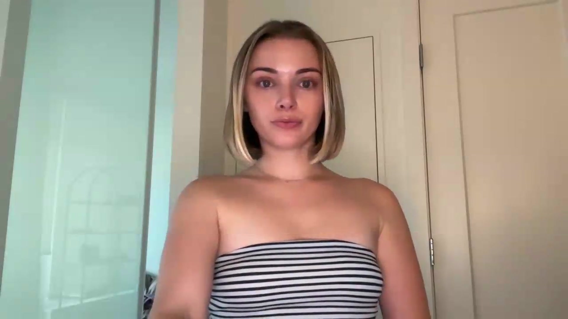 Gallery image thumbnail from drippingpeach's myfreecams stream on, 08/25/2026, 03:58 image 3 of 20