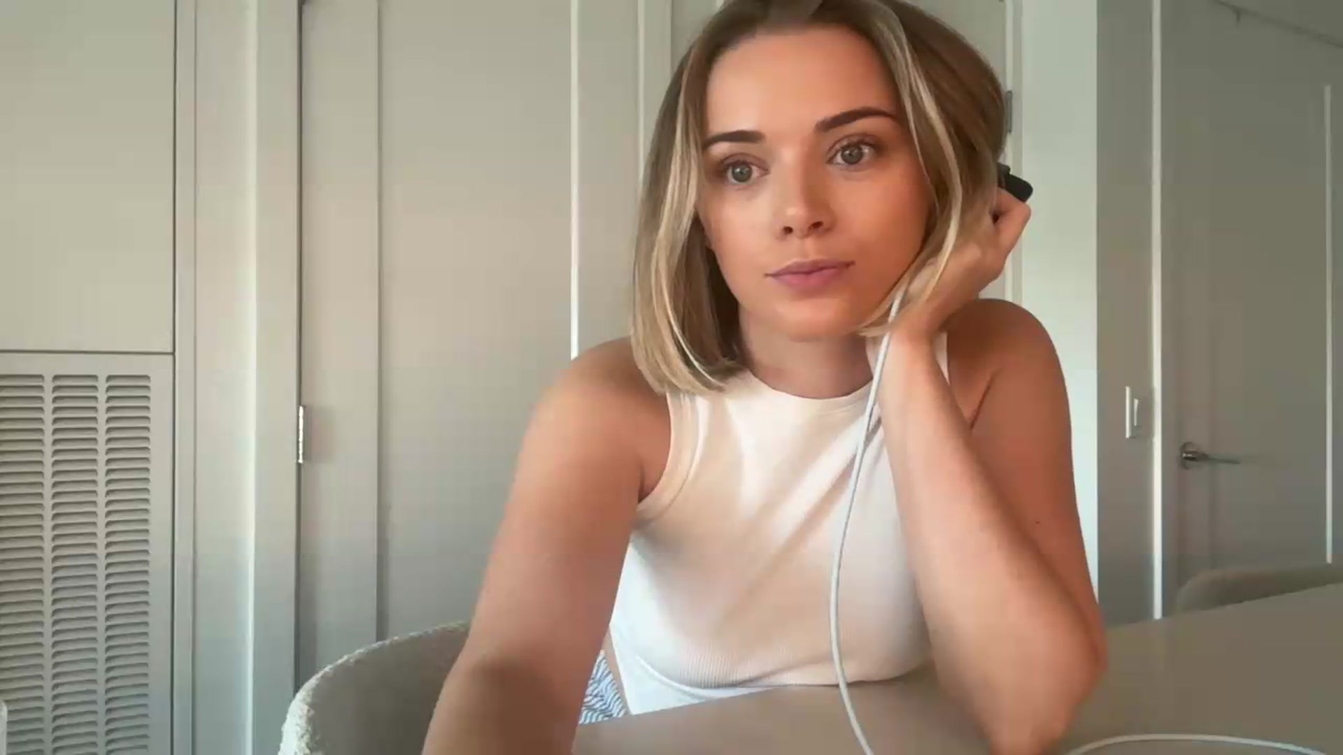 Gallery image thumbnail from drippingpeach's myfreecams stream on, 09/09/2026, 02:45 image 5 of 20