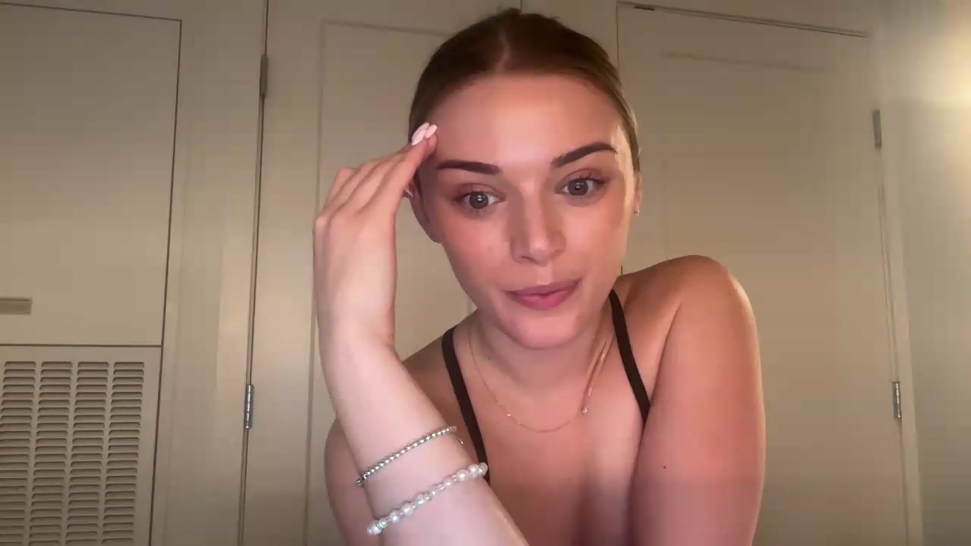 Gallery image thumbnail from drippingpeach's myfreecams stream on, 09/10/2026, 02:33 image 13 of 20