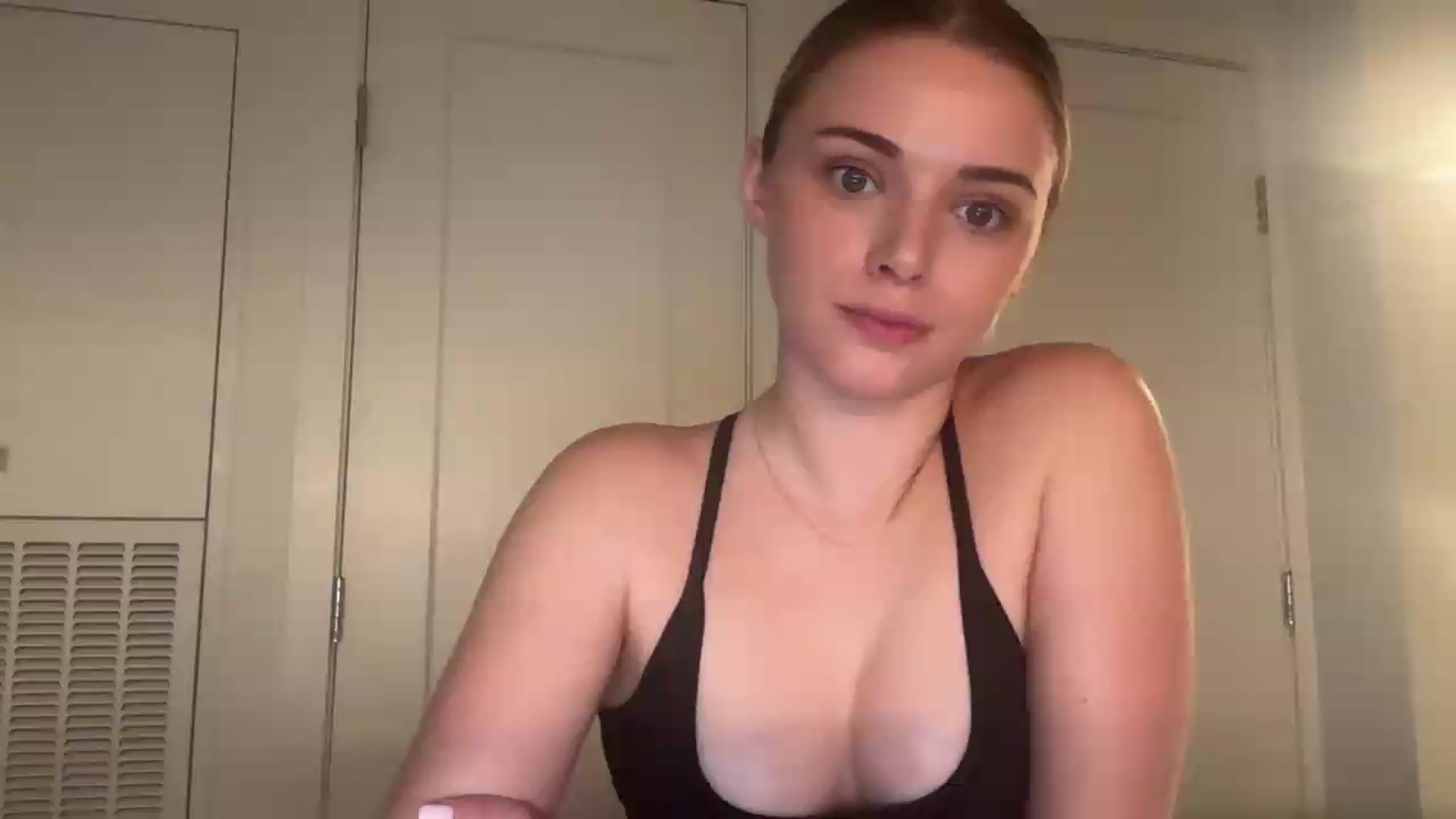 Gallery image thumbnail from drippingpeach's myfreecams stream on, 09/10/2026, 02:33 image 16 of 20