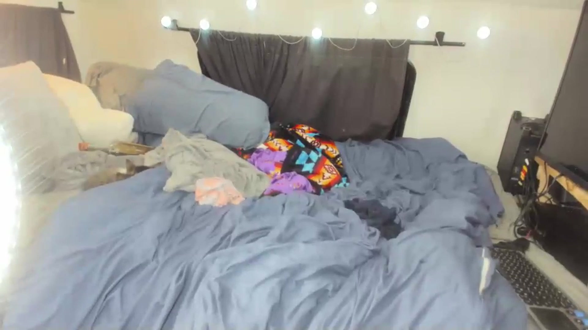 Gallery image thumbnail from drippndaizi's myfreecams stream on, 06/20/2023, 10:48 image 17 of 20
