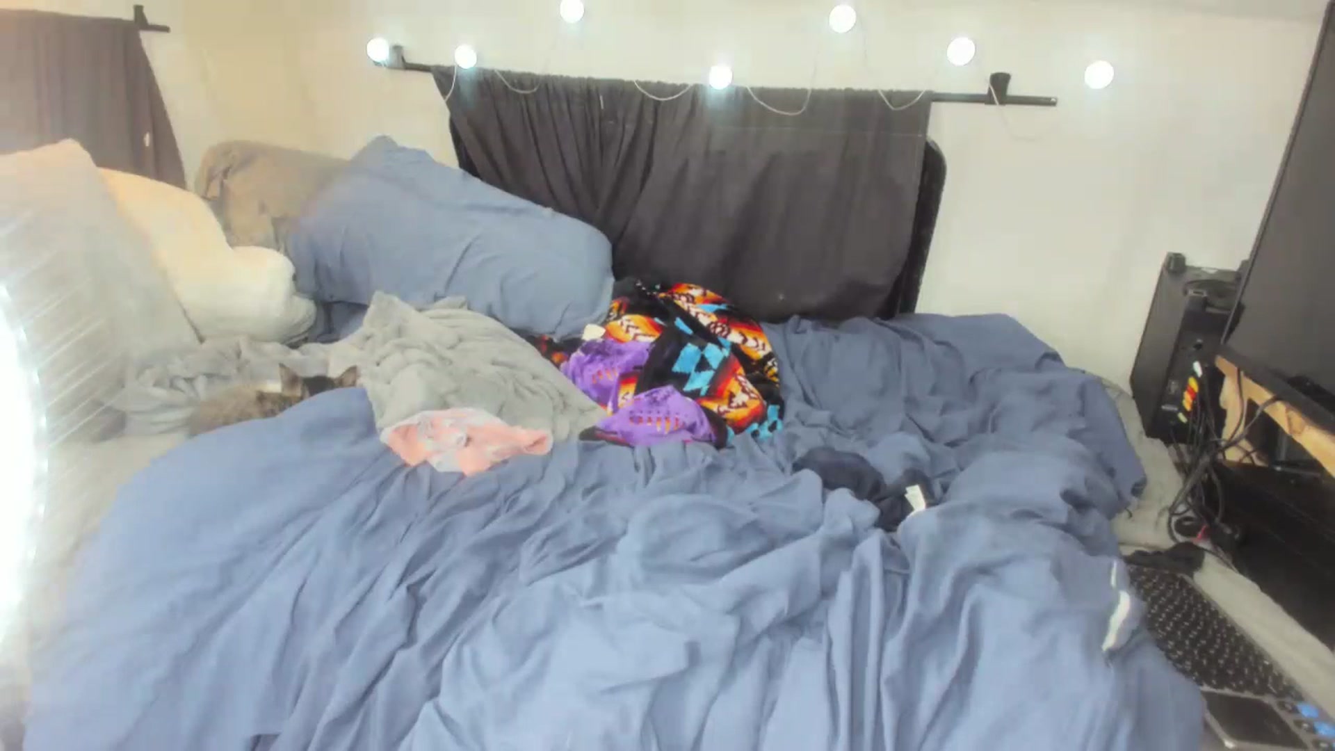 Gallery image thumbnail from drippndaizi's myfreecams stream on, 06/20/2023, 10:48 image 16 of 20