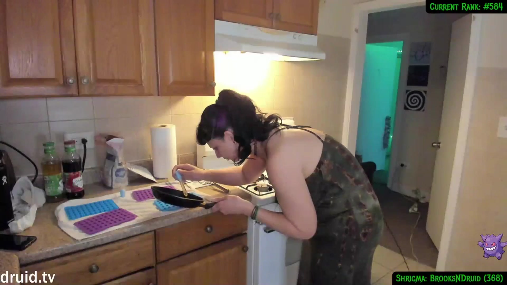 Gallery image thumbnail from druidjpg's myfreecams stream on, 03/25/2024, 02:28 image 10 of 20