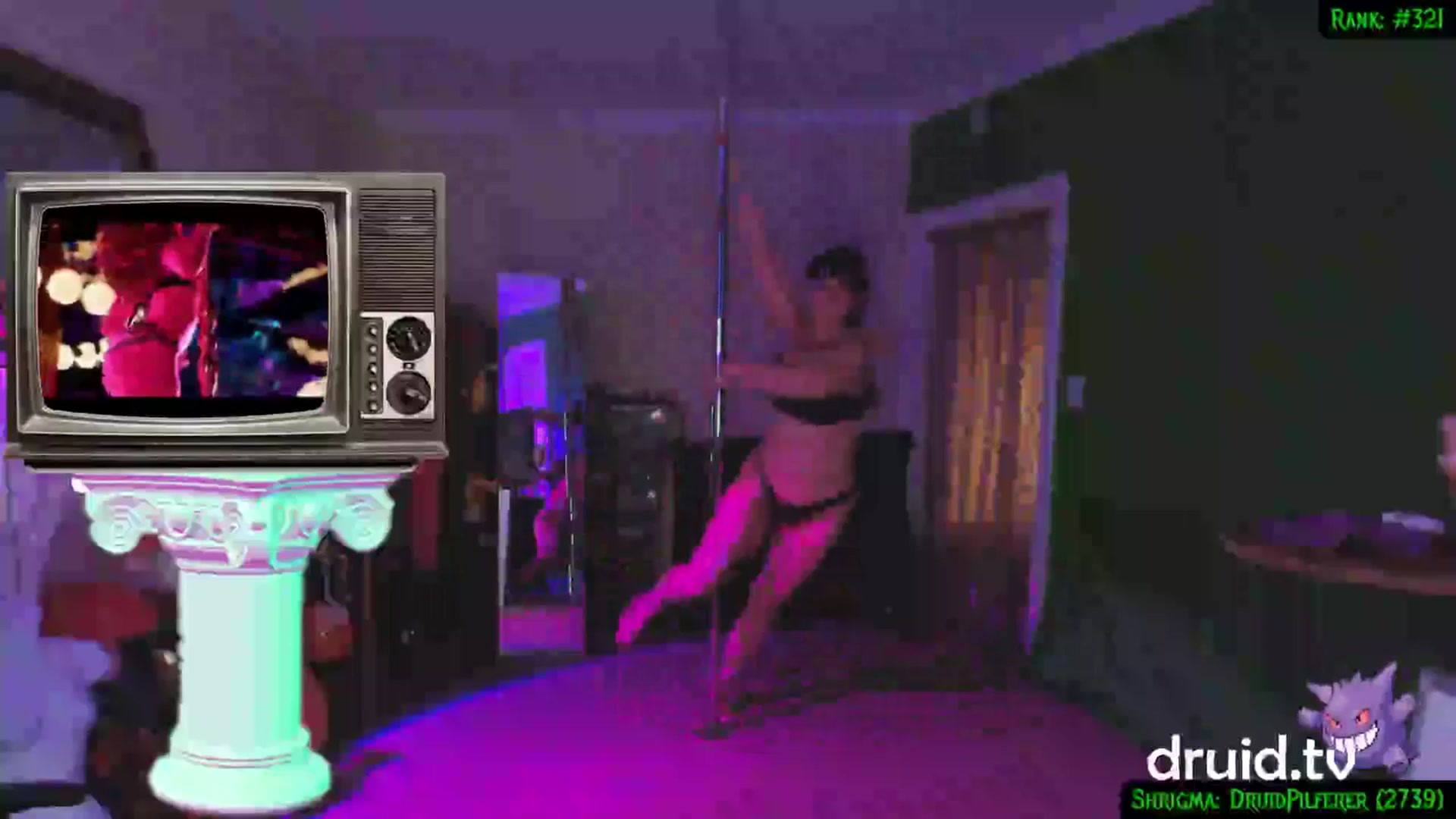 Gallery image thumbnail from druidjpg's myfreecams stream on, 01/22/2025, 04:15 image 10 of 20