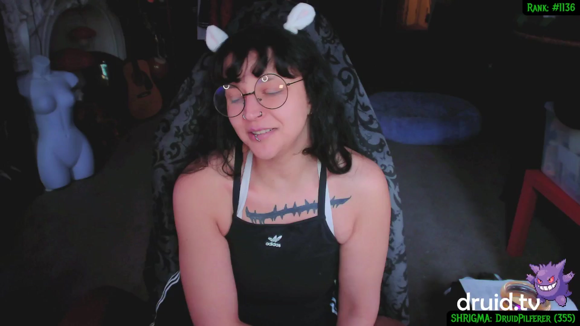Gallery image thumbnail from druidjpg's myfreecams stream on, 04/17/2025, 19:12 image 13 of 20
