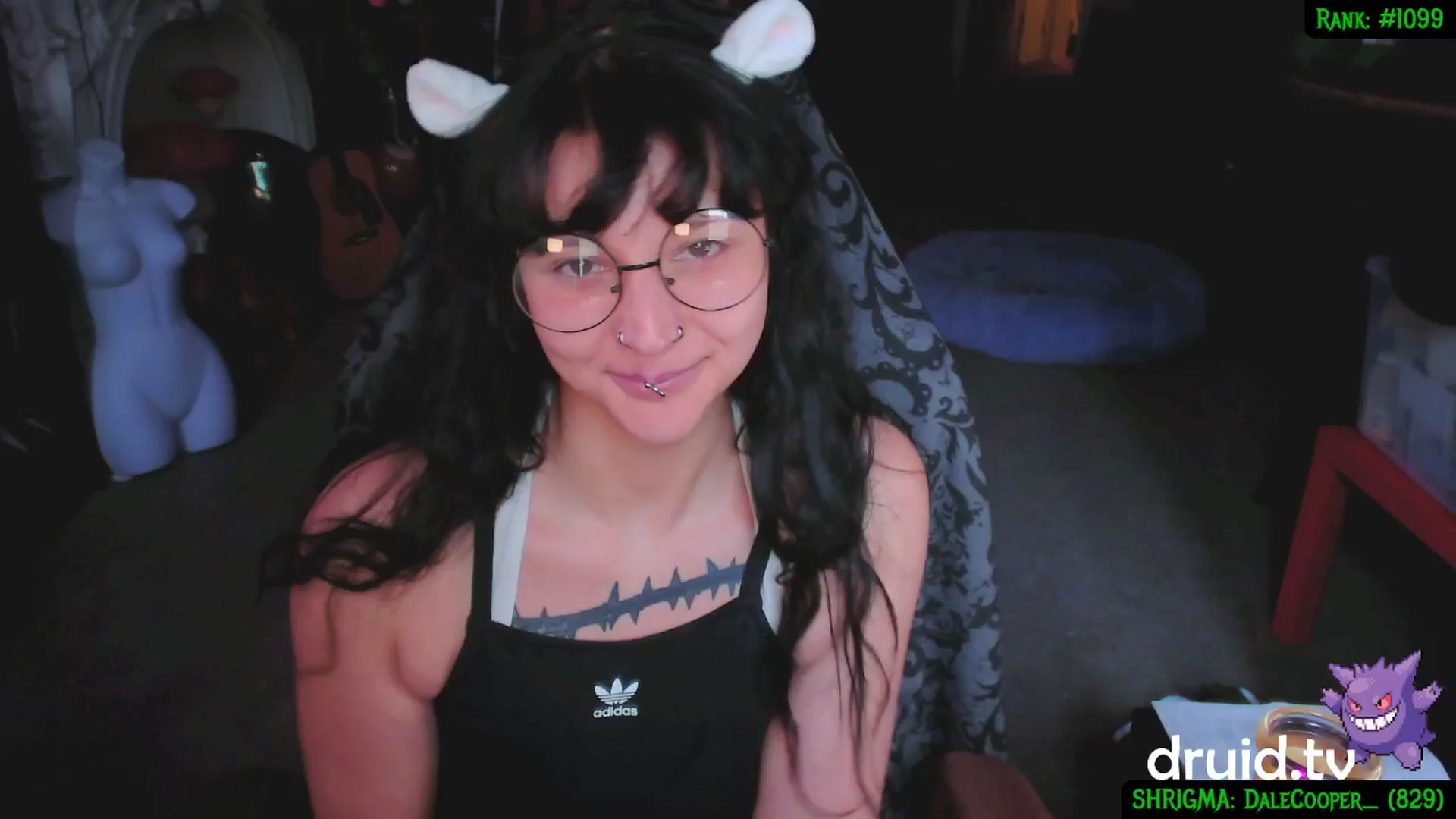 Gallery image thumbnail from druidjpg's myfreecams stream on, 04/17/2025, 19:12 image 15 of 20