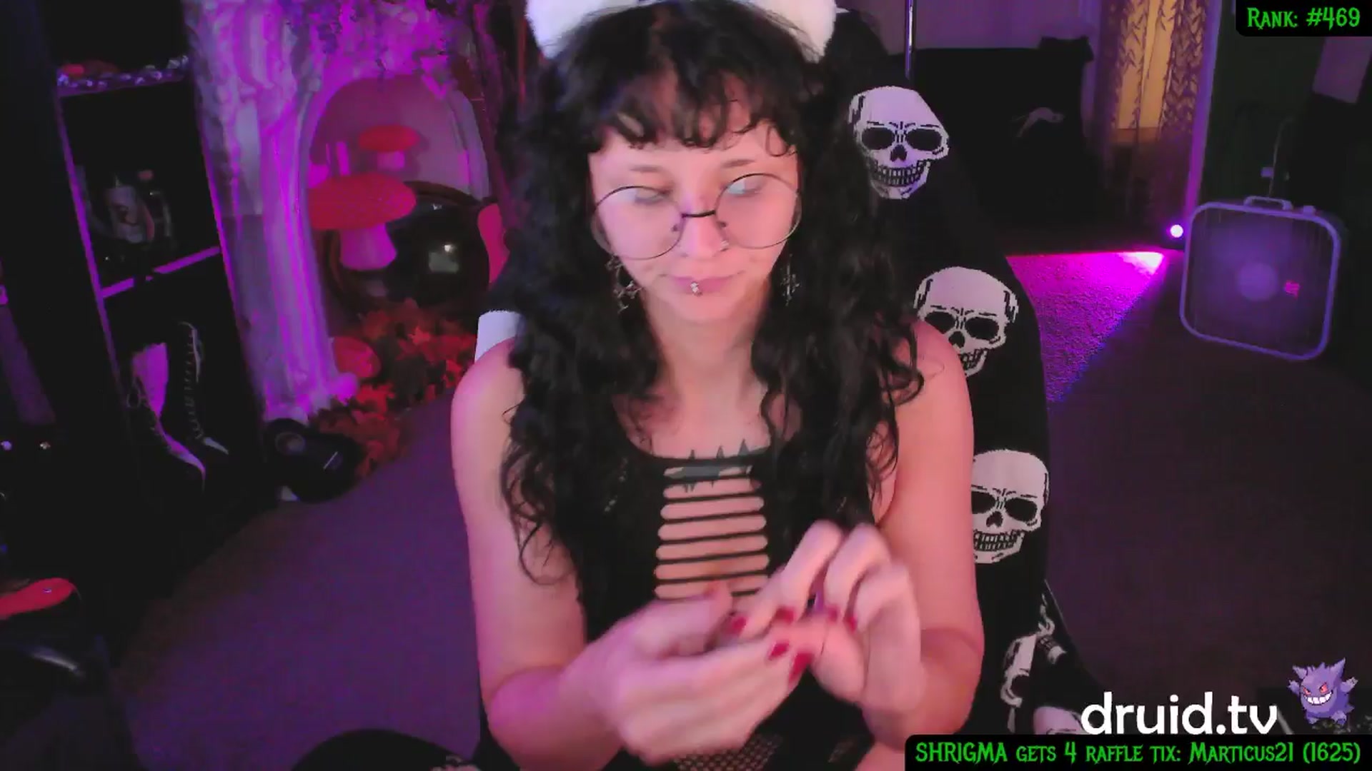 Gallery image thumbnail from druidjpg's myfreecams stream on, 07/13/2025, 10:56 image 15 of 20