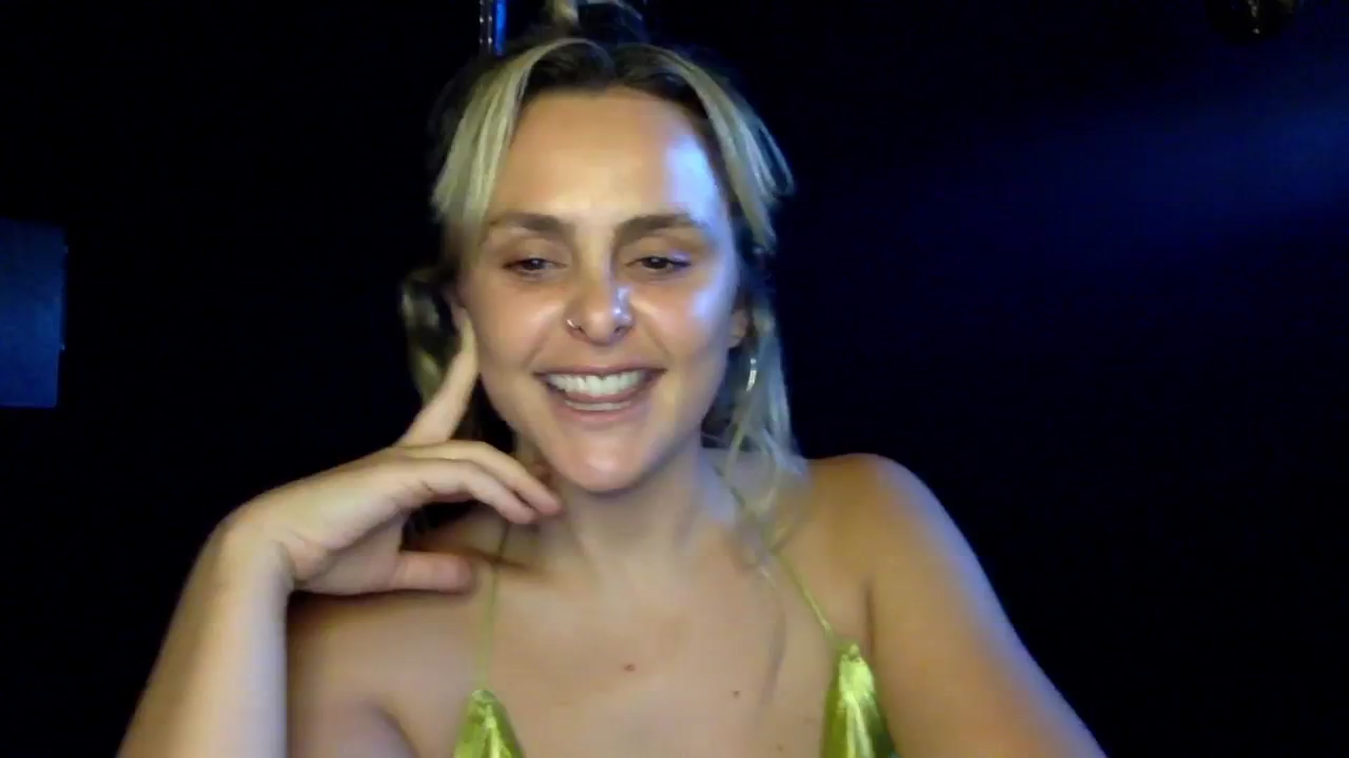 Gallery image thumbnail from dumptruckdaph's myfreecams stream on, 10/04/2024, 24:01 image 16 of 20