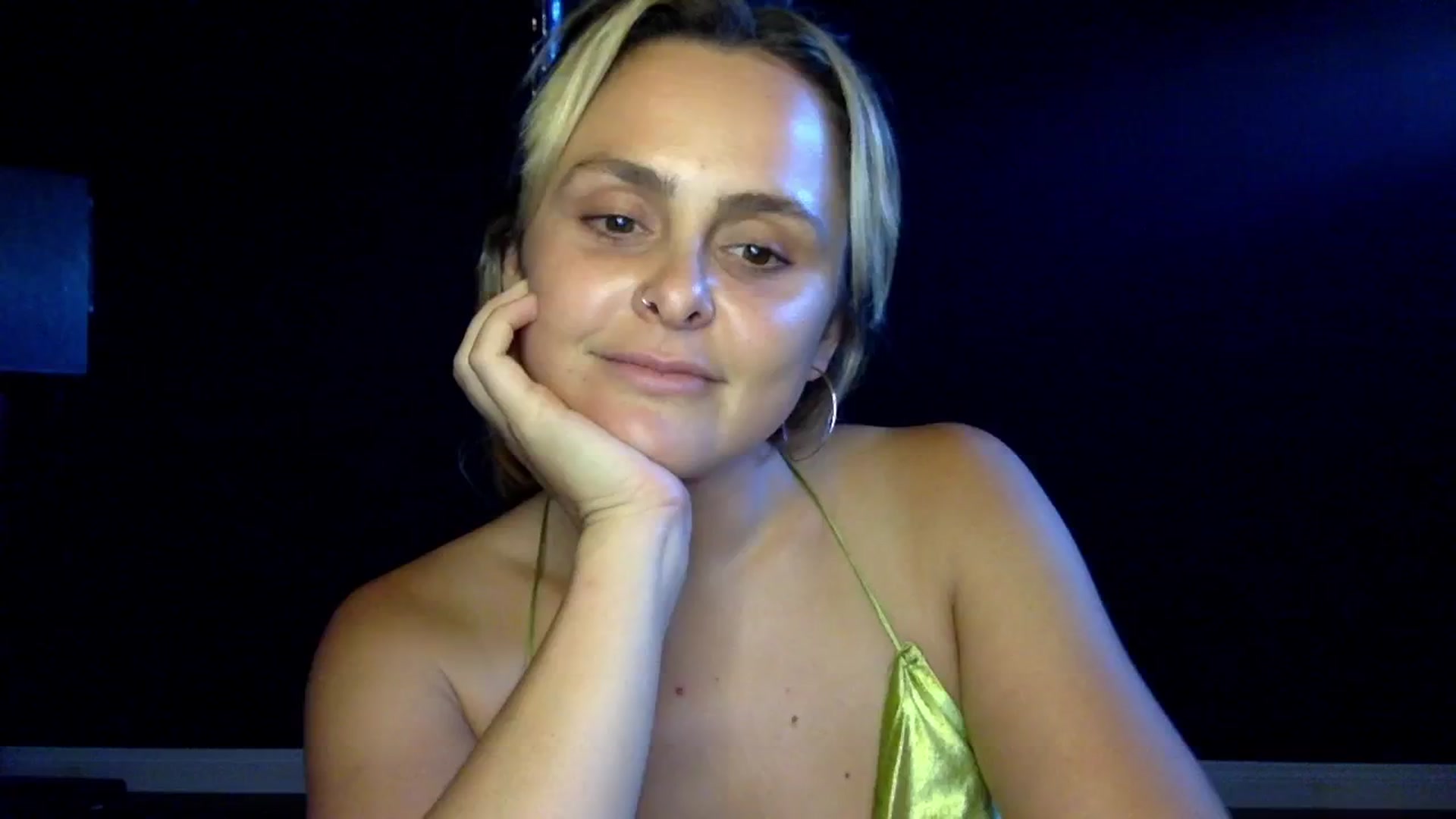 Gallery image thumbnail from dumptruckdaph's myfreecams stream on, 10/04/2024, 24:01 image 19 of 20
