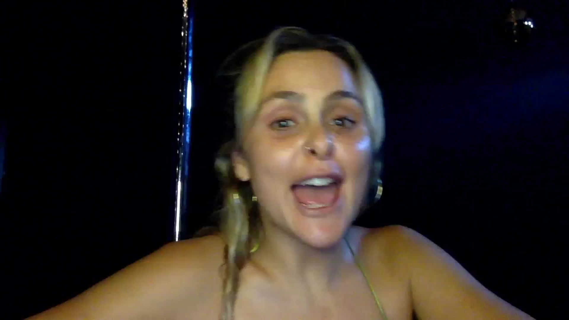Gallery image thumbnail from dumptruckdaph's myfreecams stream on, 10/04/2024, 24:52 image 19 of 20