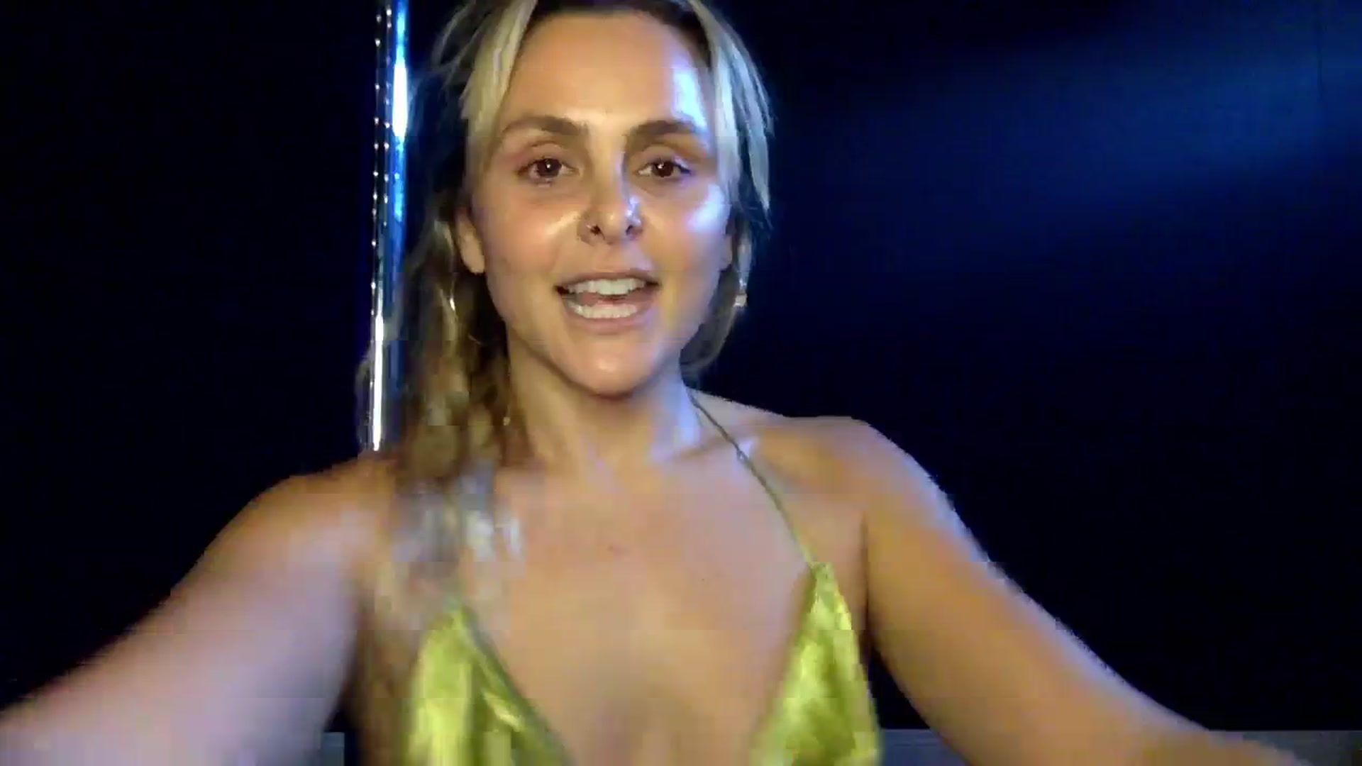 Gallery image thumbnail from dumptruckdaph's myfreecams stream on, 10/04/2024, 24:52 image 6 of 20