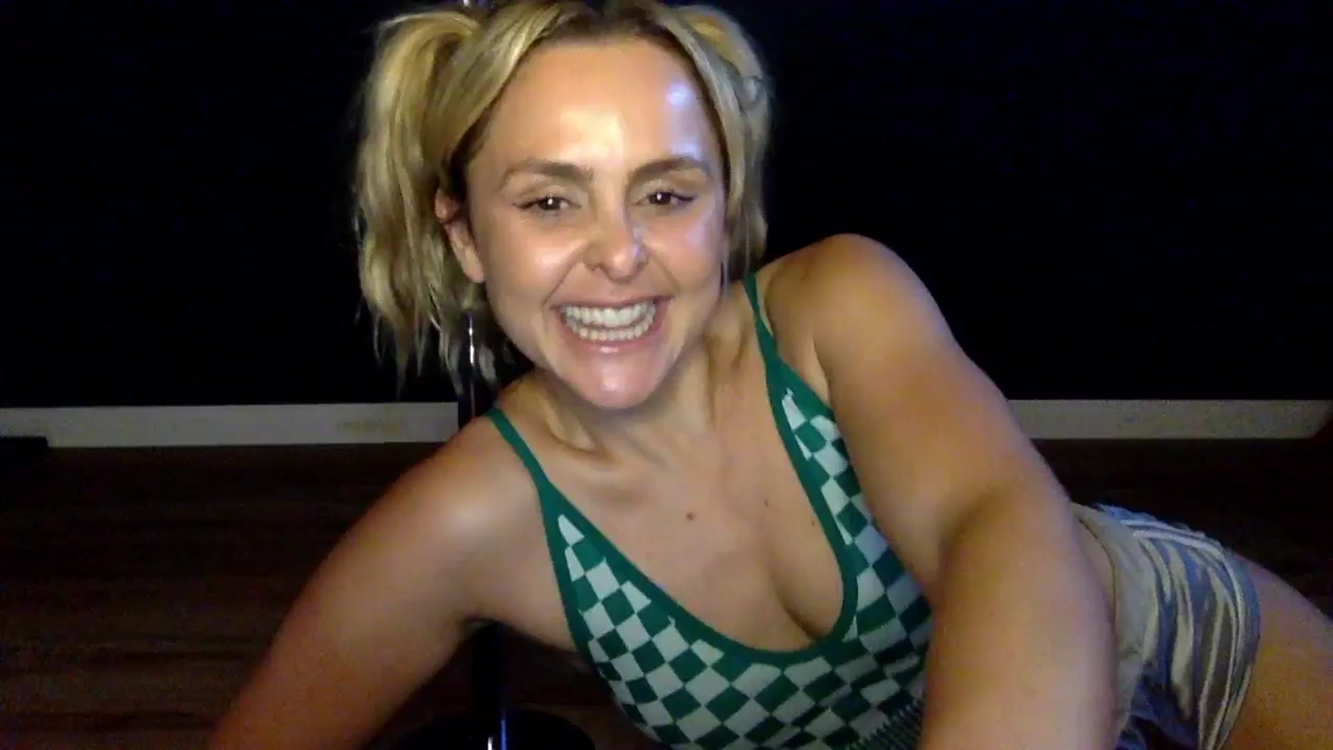 Gallery image thumbnail from dumptruckdaph's myfreecams stream on, 10/05/2024, 02:11 image 3 of 20