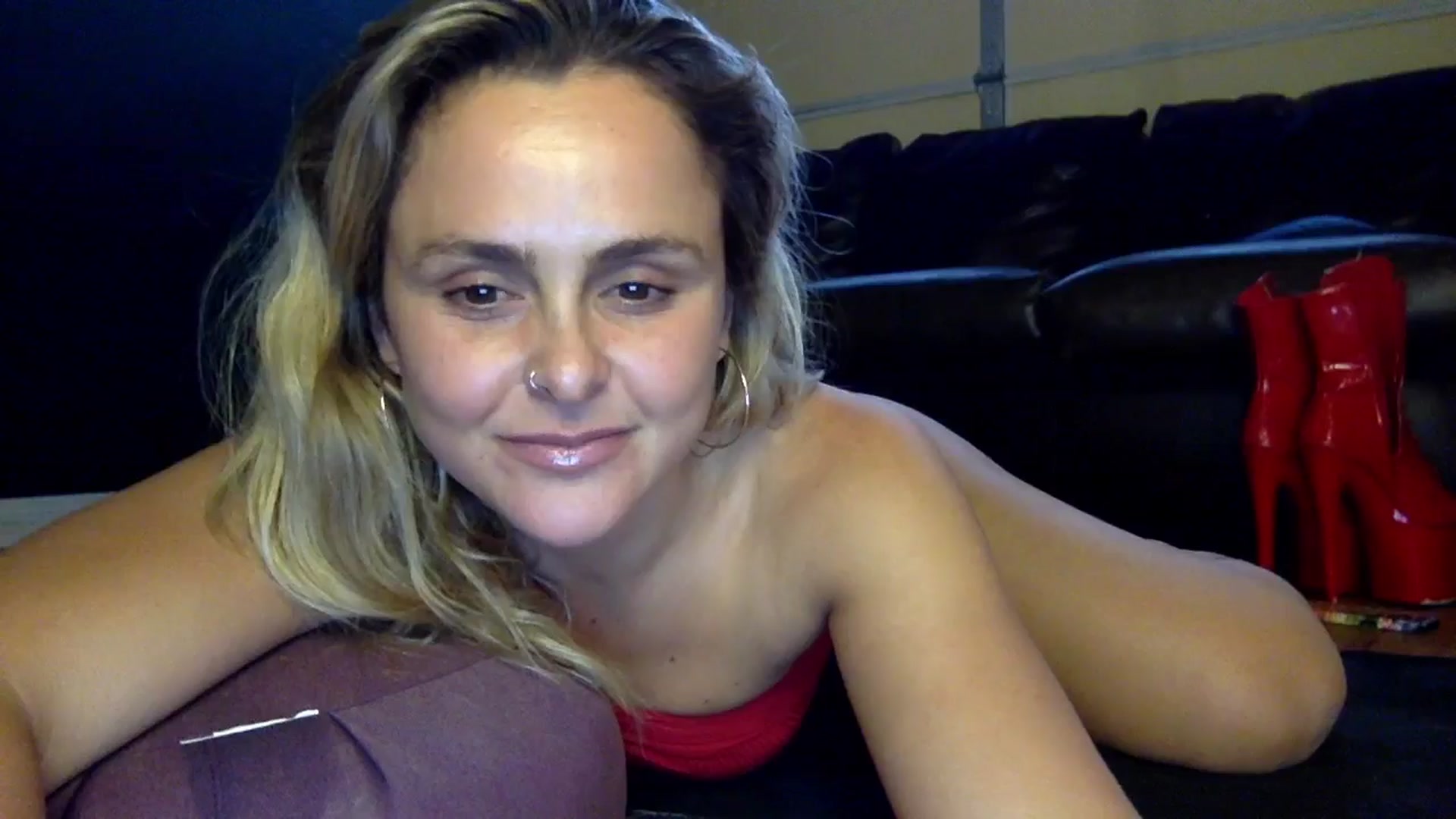 Gallery image thumbnail from dumptruckdaph's myfreecams stream on, 10/16/2024, 23:55 image 8 of 20