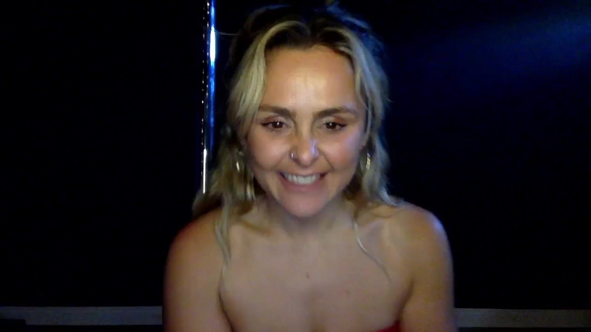 Gallery image thumbnail from dumptruckdaph's myfreecams stream on, 10/21/2024, 23:42 image 14 of 20