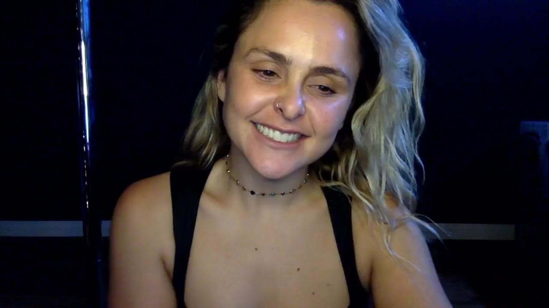 Gallery image thumbnail from dumptruckdaph's myfreecams stream on, 10/23/2024, 22:53 image 12 of 20