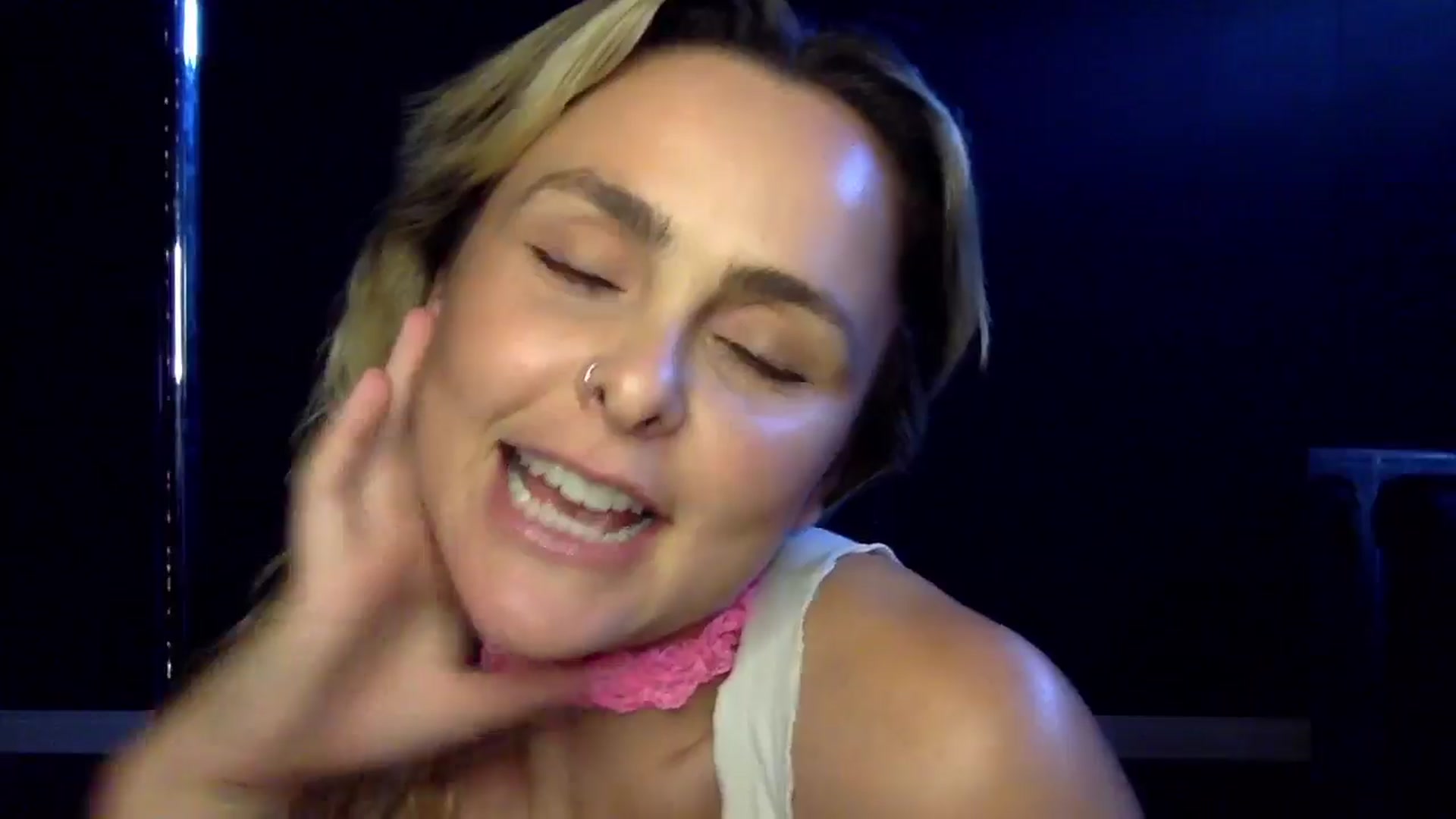 Gallery image thumbnail from dumptruckdaph's myfreecams stream on, 10/24/2024, 23:14 image 15 of 20