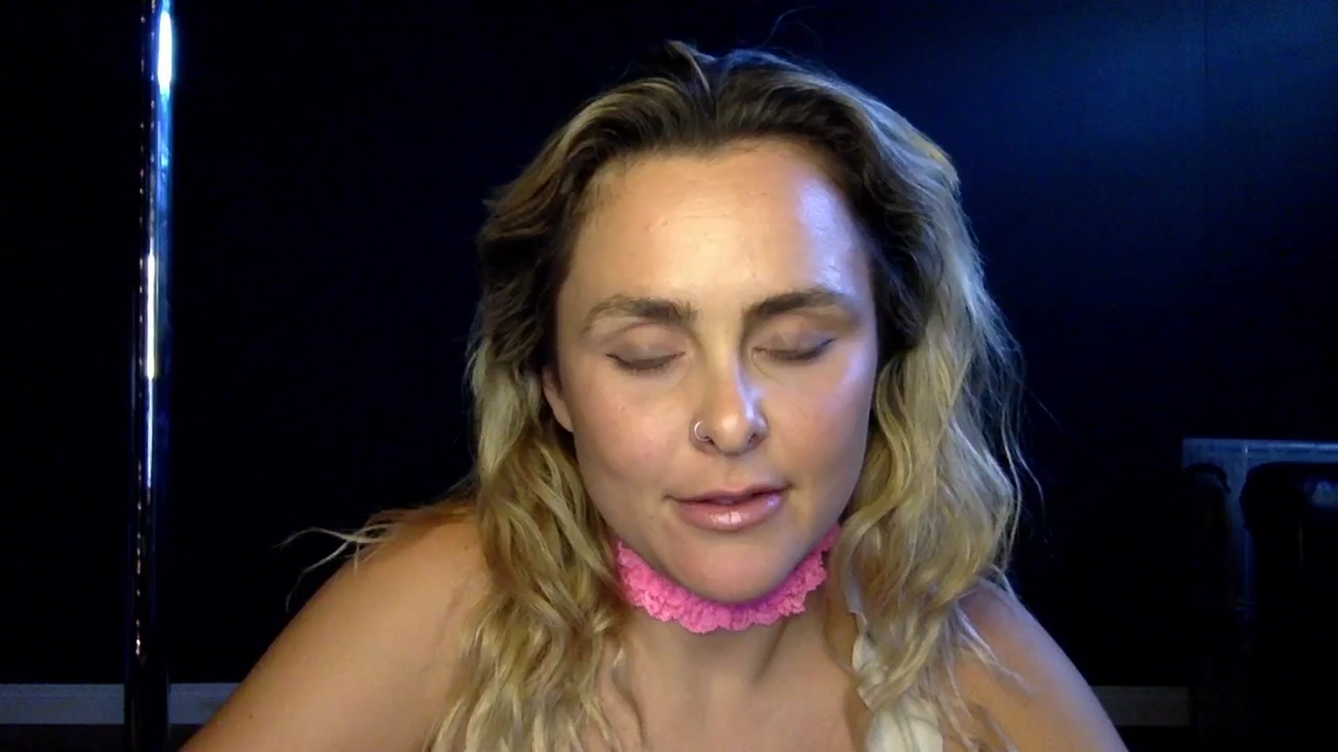 Gallery image thumbnail from dumptruckdaph's myfreecams stream on, 10/24/2024, 23:14 image 18 of 20