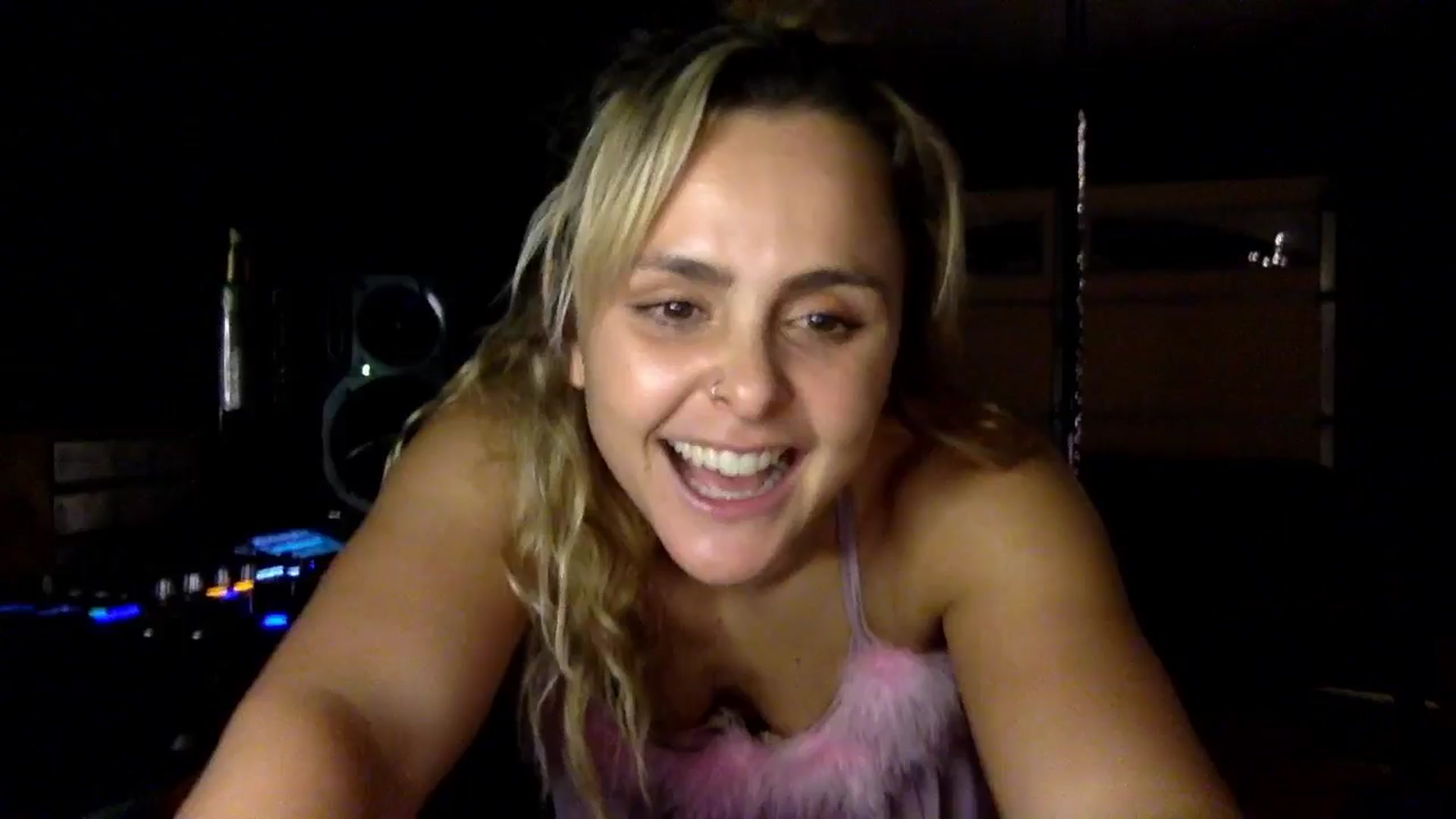 Gallery image thumbnail from dumptruckdaph's myfreecams stream on, 10/31/2024, 06:53 image 14 of 20