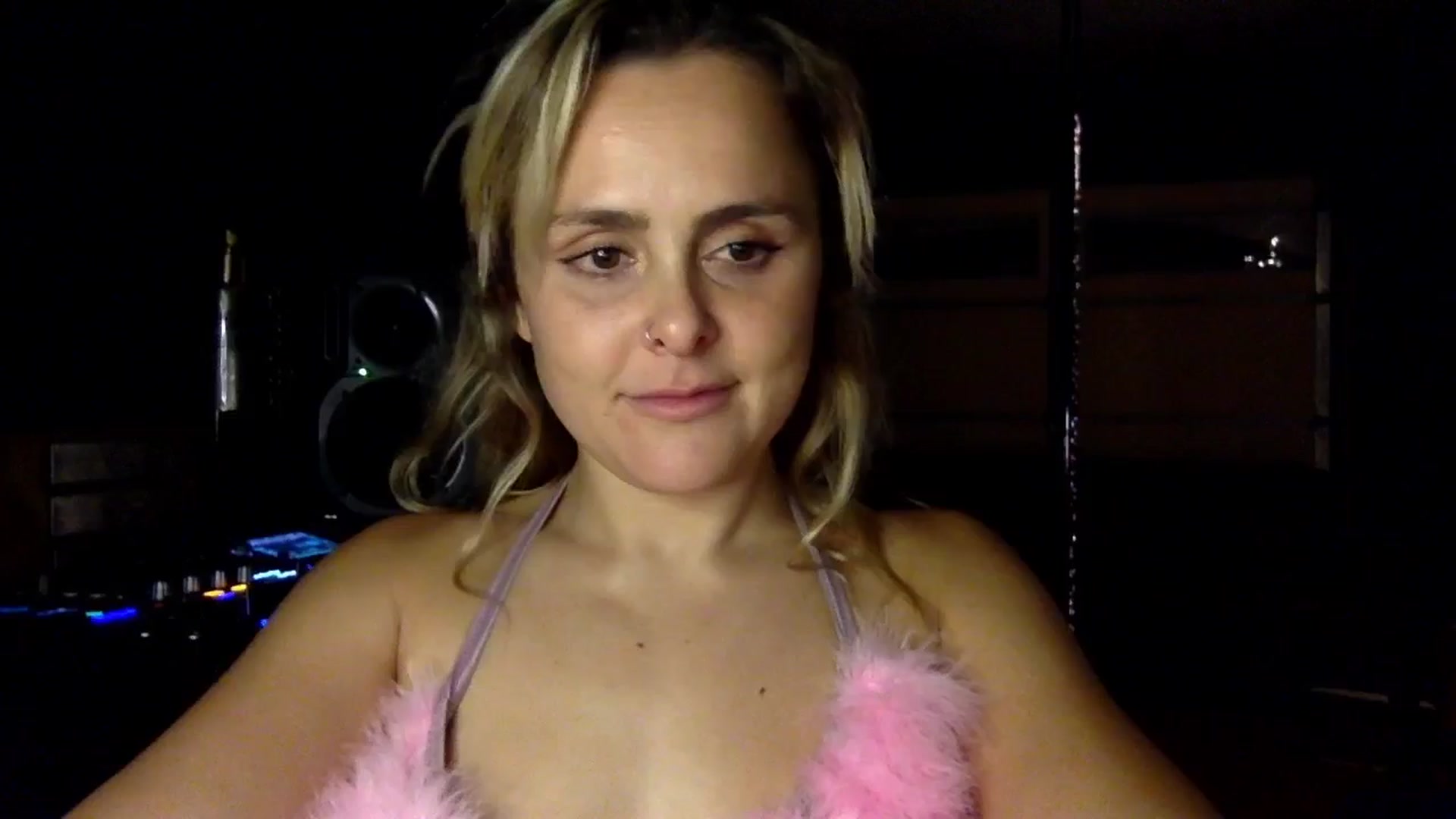 Gallery image thumbnail from dumptruckdaph's myfreecams stream on, 10/31/2024, 06:53 image 19 of 20