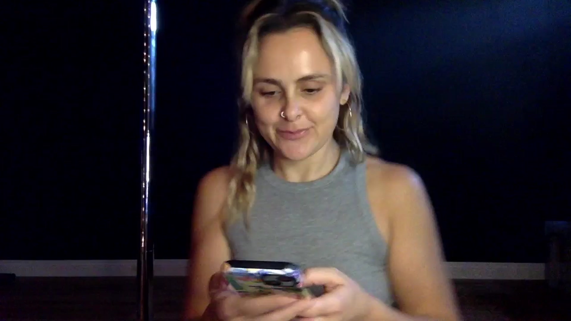 Gallery image thumbnail from dumptruckdaph's myfreecams stream on, 11/08/2024, 24:26 image 16 of 20