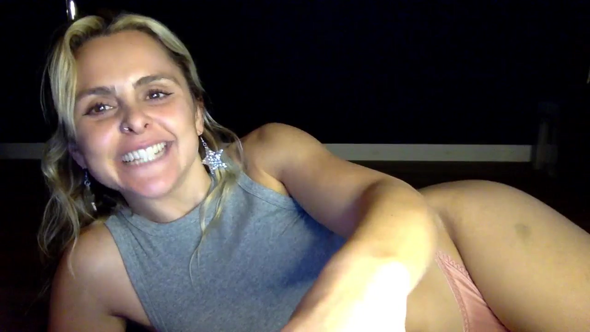 Gallery image thumbnail from dumptruckdaph's myfreecams stream on, 11/21/2024, 01:14 image 11 of 20