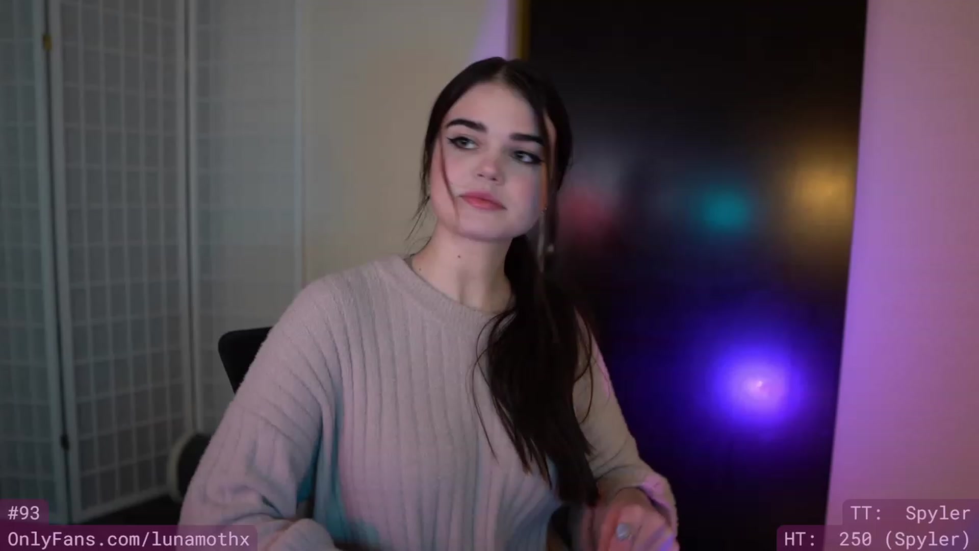 Gallery image thumbnail from eThot's myfreecams stream on, 01/03/2023, 07:43 image 3 of 20