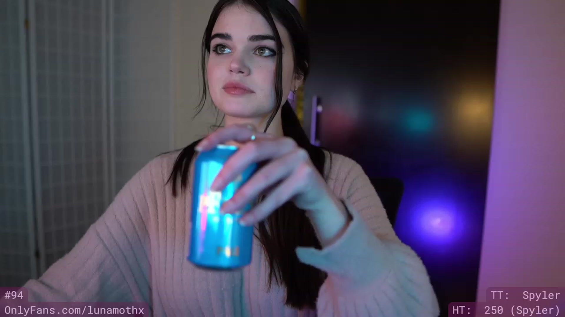 Gallery image thumbnail from eThot's myfreecams stream on, 01/03/2023, 07:43 image 4 of 20