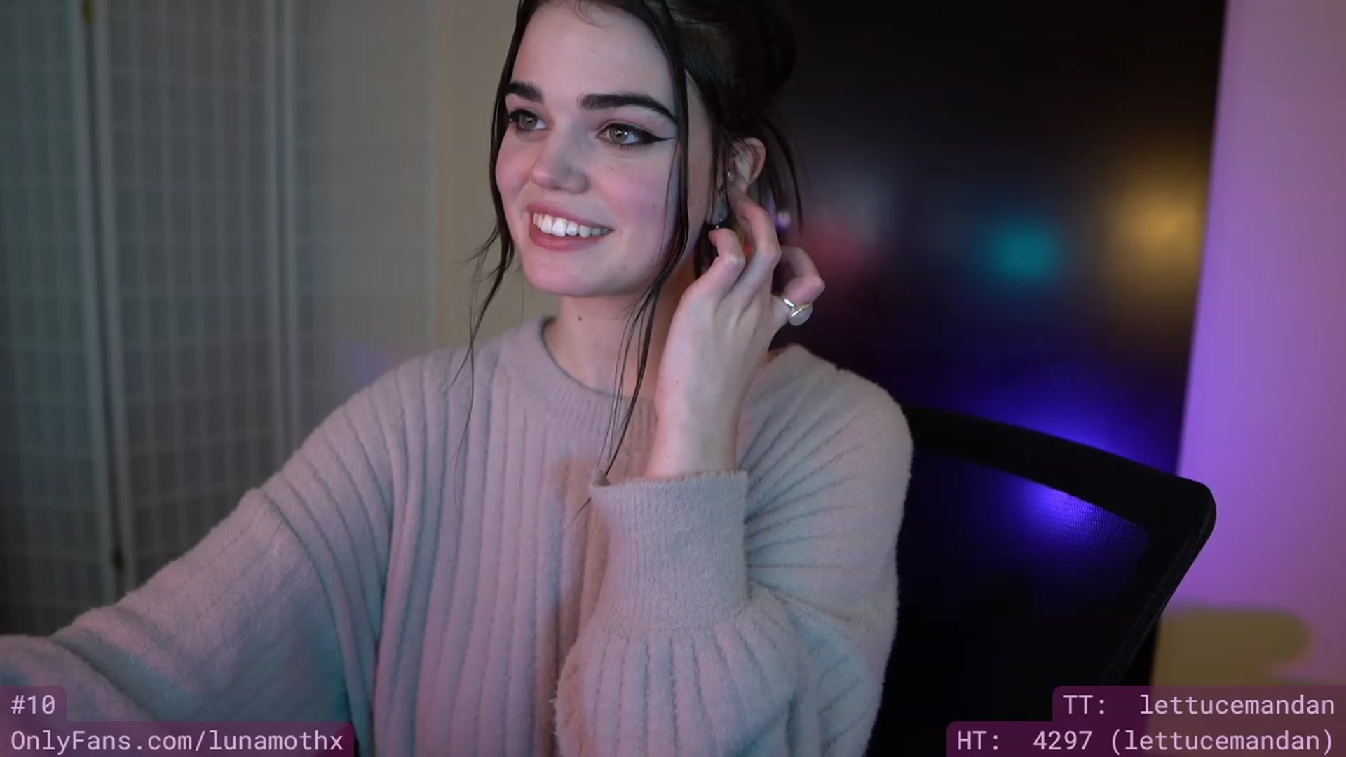 Gallery image thumbnail from eThot's myfreecams stream on, 01/03/2023, 10:50 image 11 of 20