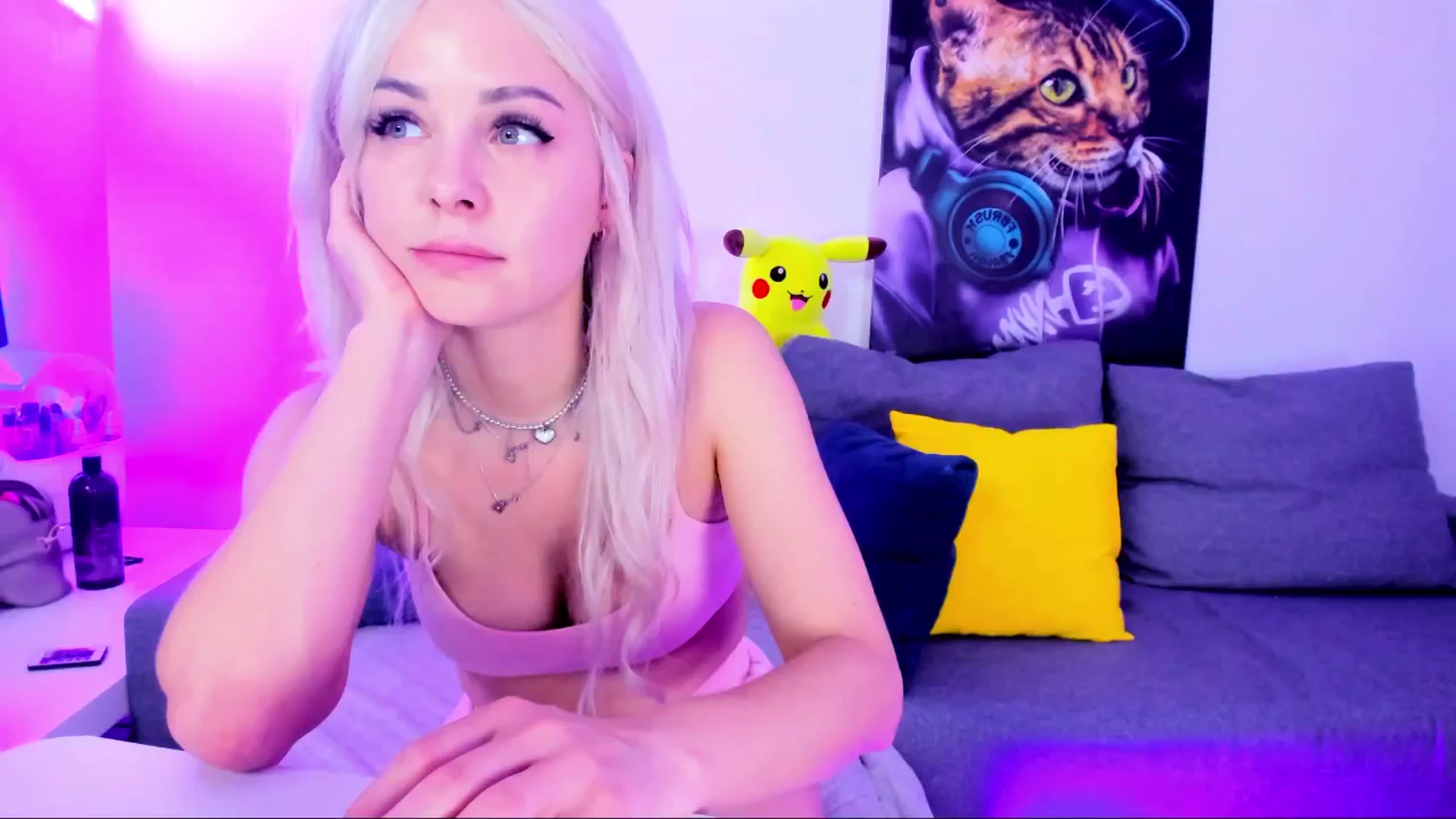 Gallery image thumbnail from e_69_s's myfreecams stream on, 06/26/2025, 05:42 image 11 of 20