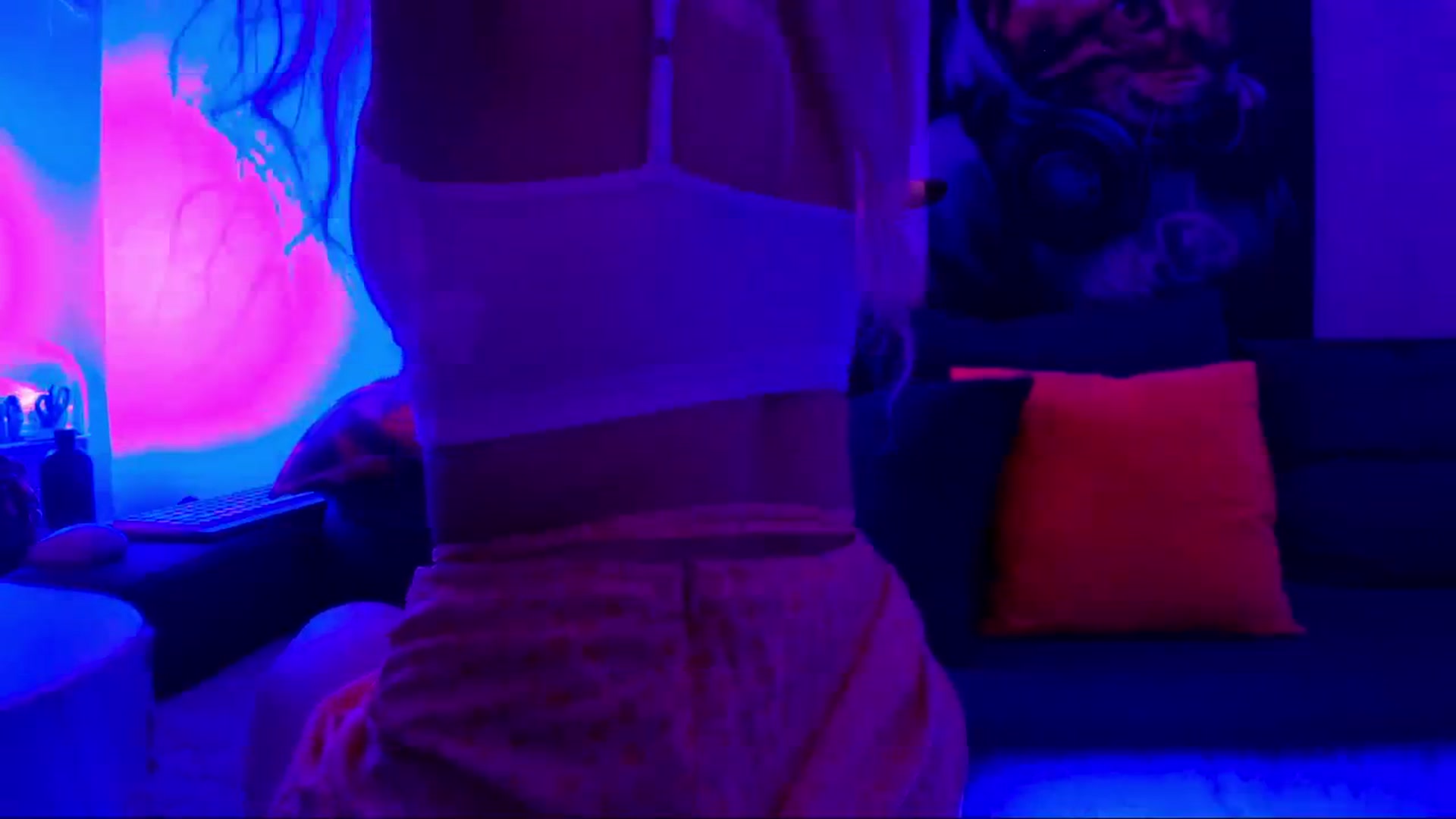 Gallery image thumbnail from e_69_s's myfreecams stream on, 06/27/2025, 05:14 image 17 of 20