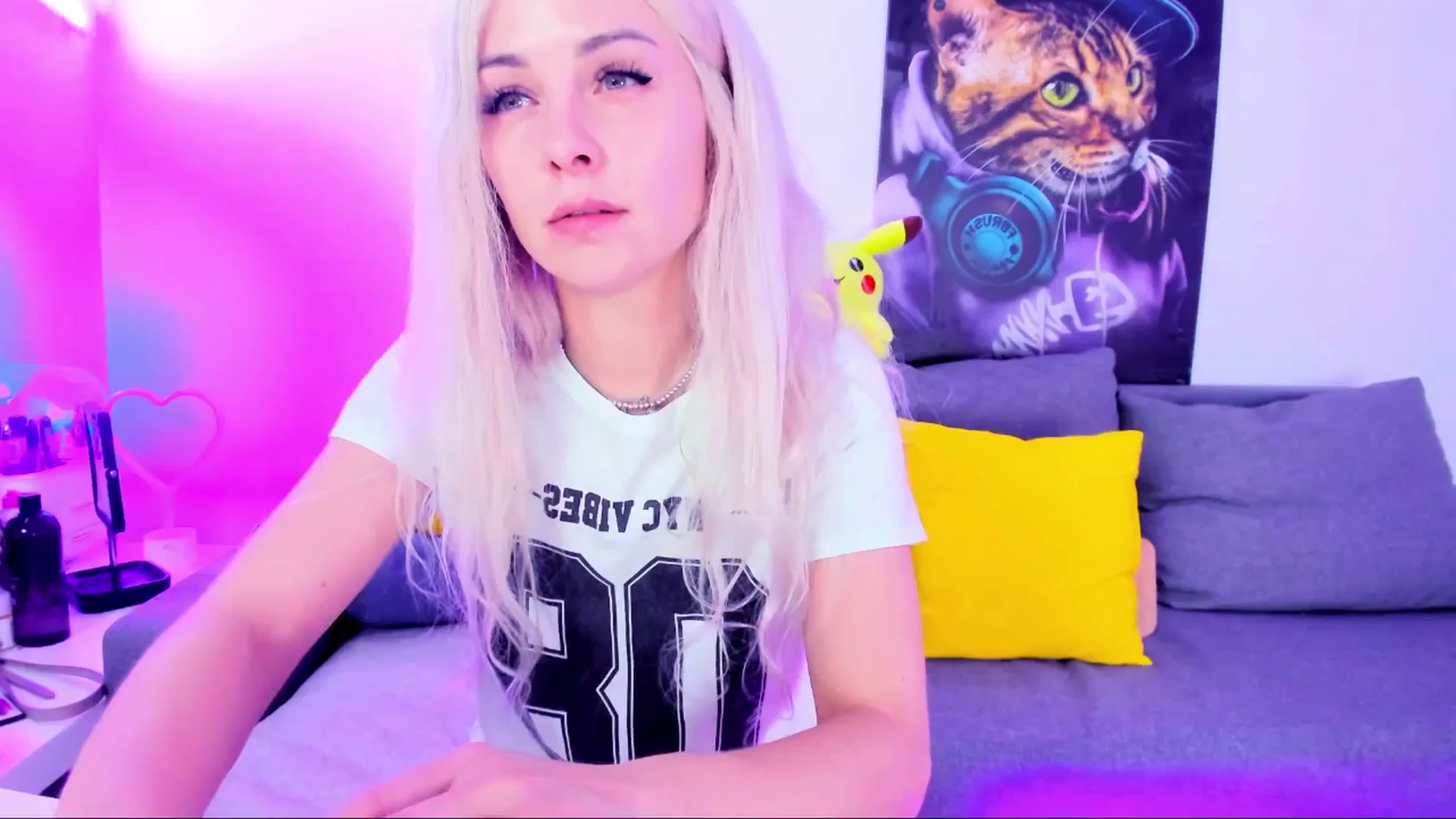 Gallery image thumbnail from e_69_s's myfreecams stream on, 07/01/2025, 04:23 image 11 of 20