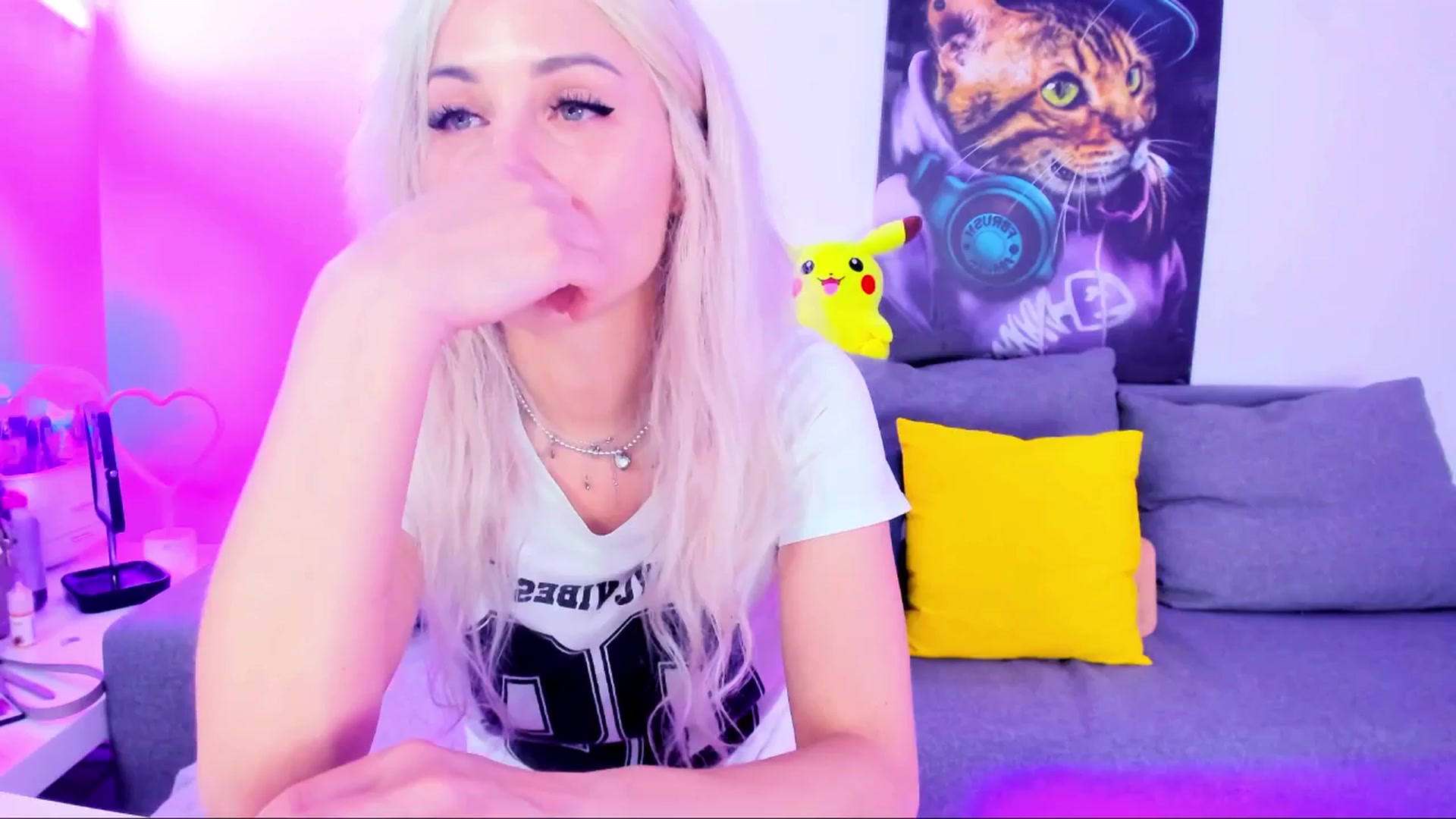 Gallery image thumbnail from e_69_s's myfreecams stream on, 07/01/2025, 04:23 image 1 of 20