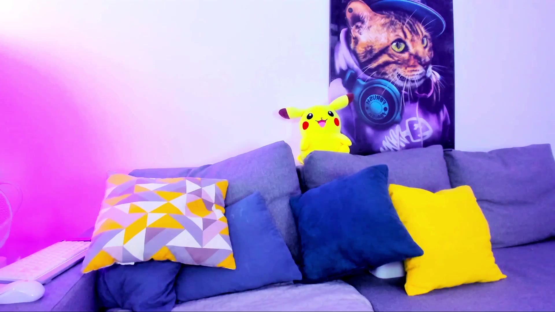 Gallery image thumbnail from e_69_s's myfreecams stream on, 07/09/2025, 06:34 image 7 of 20