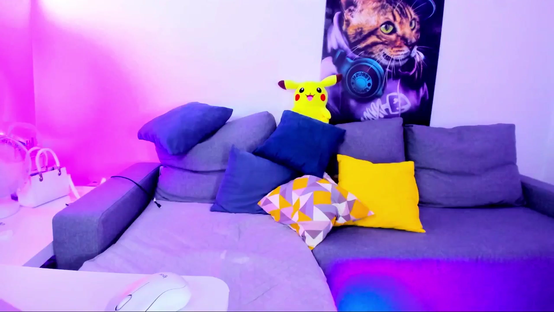 Gallery image thumbnail from e_69_s's myfreecams stream on, 07/11/2025, 05:13 image 13 of 20