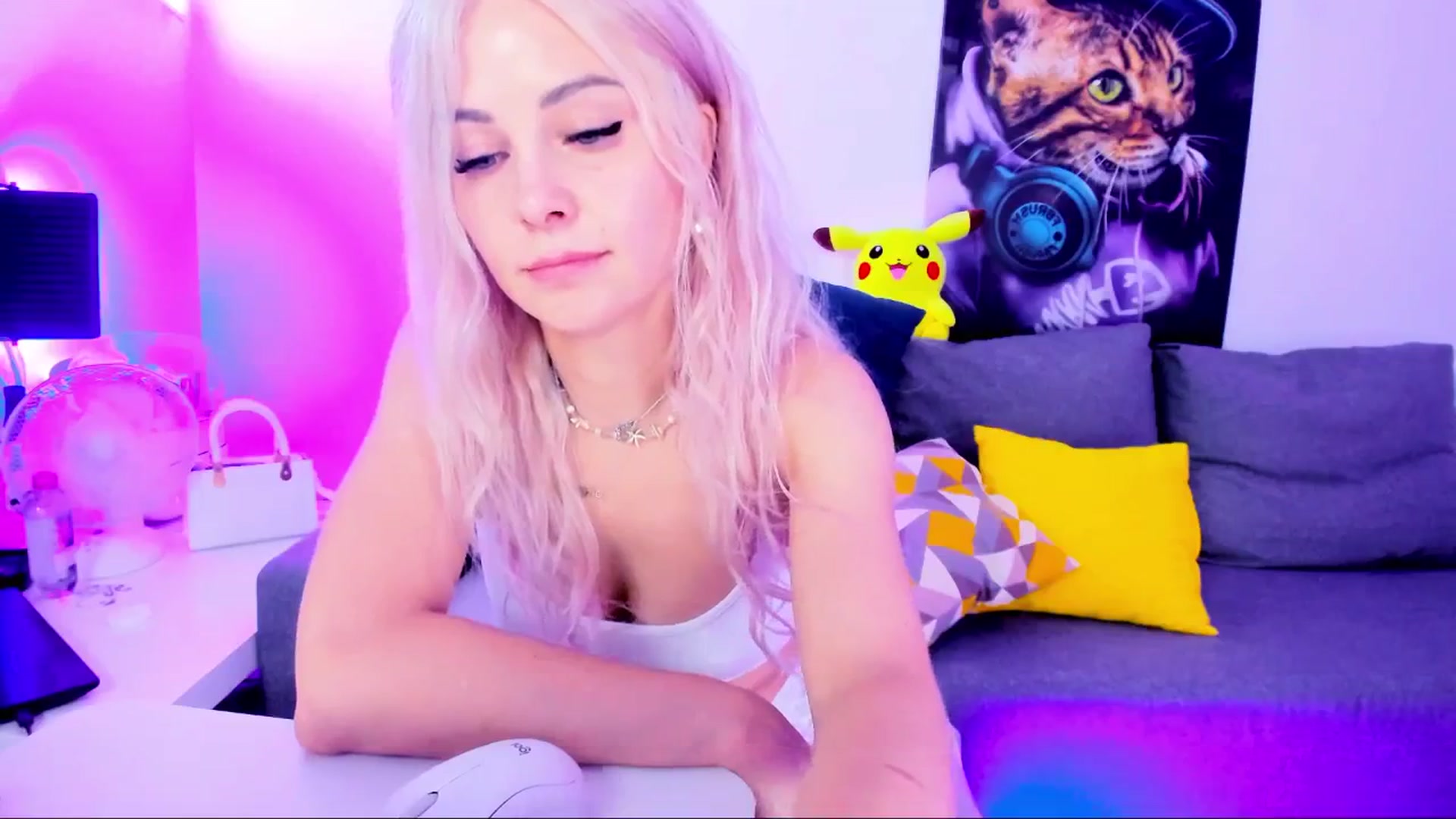 Gallery image thumbnail from e_69_s's myfreecams stream on, 07/11/2025, 05:13 image 2 of 20