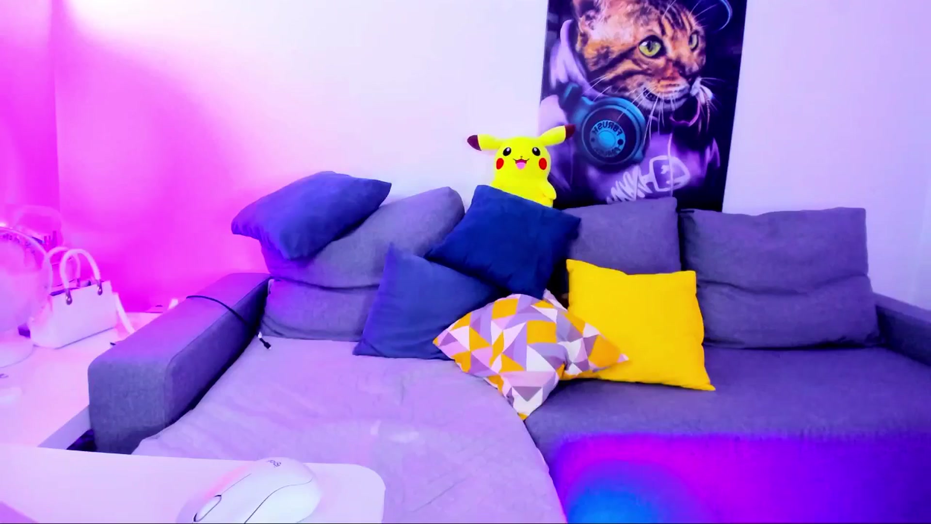Gallery image thumbnail from e_69_s's myfreecams stream on, 07/11/2025, 05:13 image 12 of 20