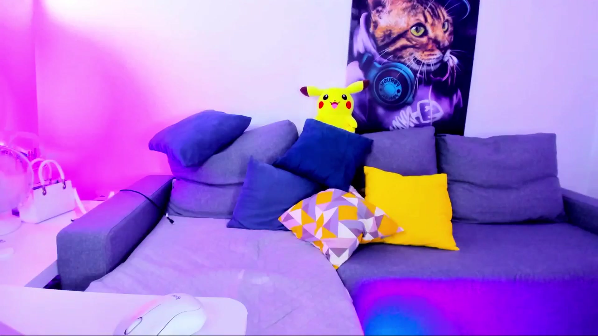 Gallery image thumbnail from e_69_s's myfreecams stream on, 07/11/2025, 05:13 image 11 of 20