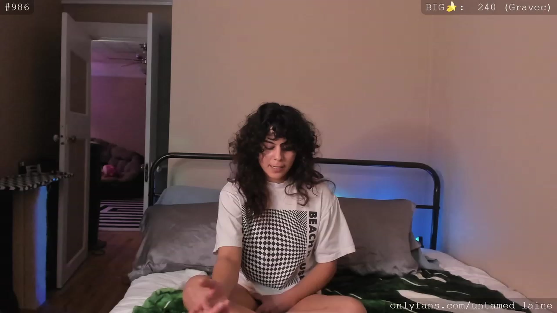 Gallery image thumbnail from e_laine's myfreecams stream on, 01/27/2023, 03:29 image 12 of 20