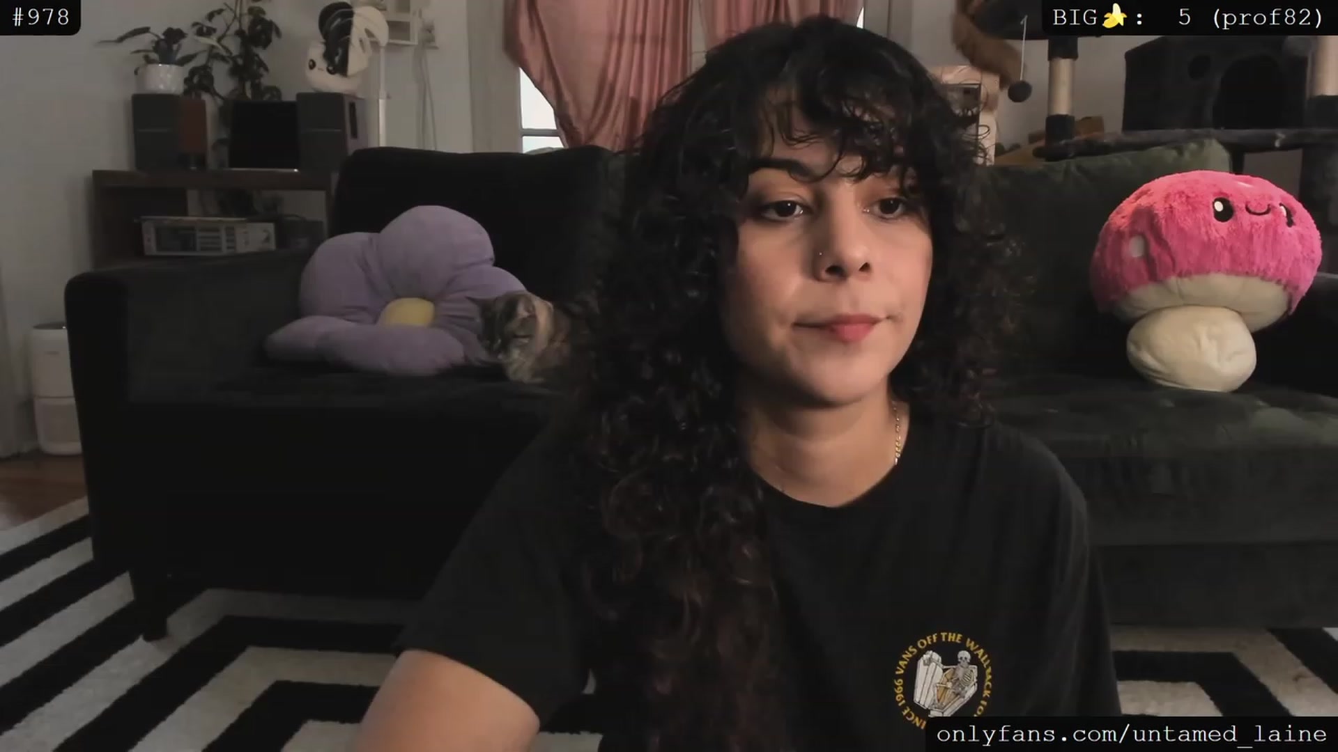 Gallery image thumbnail from e_laine's myfreecams stream on, 06/17/2023, 24:33 image 1 of 20