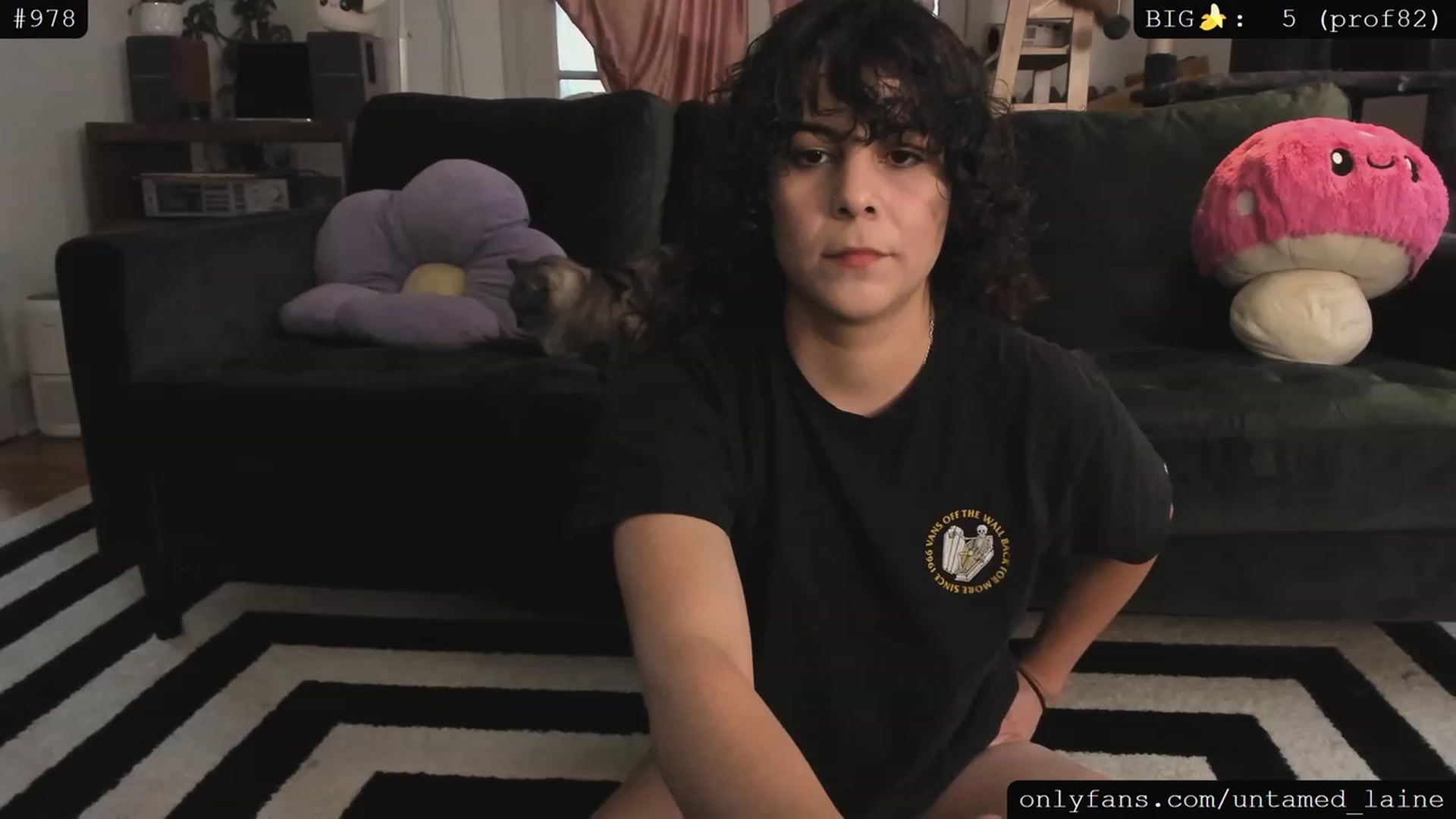 Gallery image thumbnail from e_laine's myfreecams stream on, 06/17/2023, 24:33 image 7 of 20