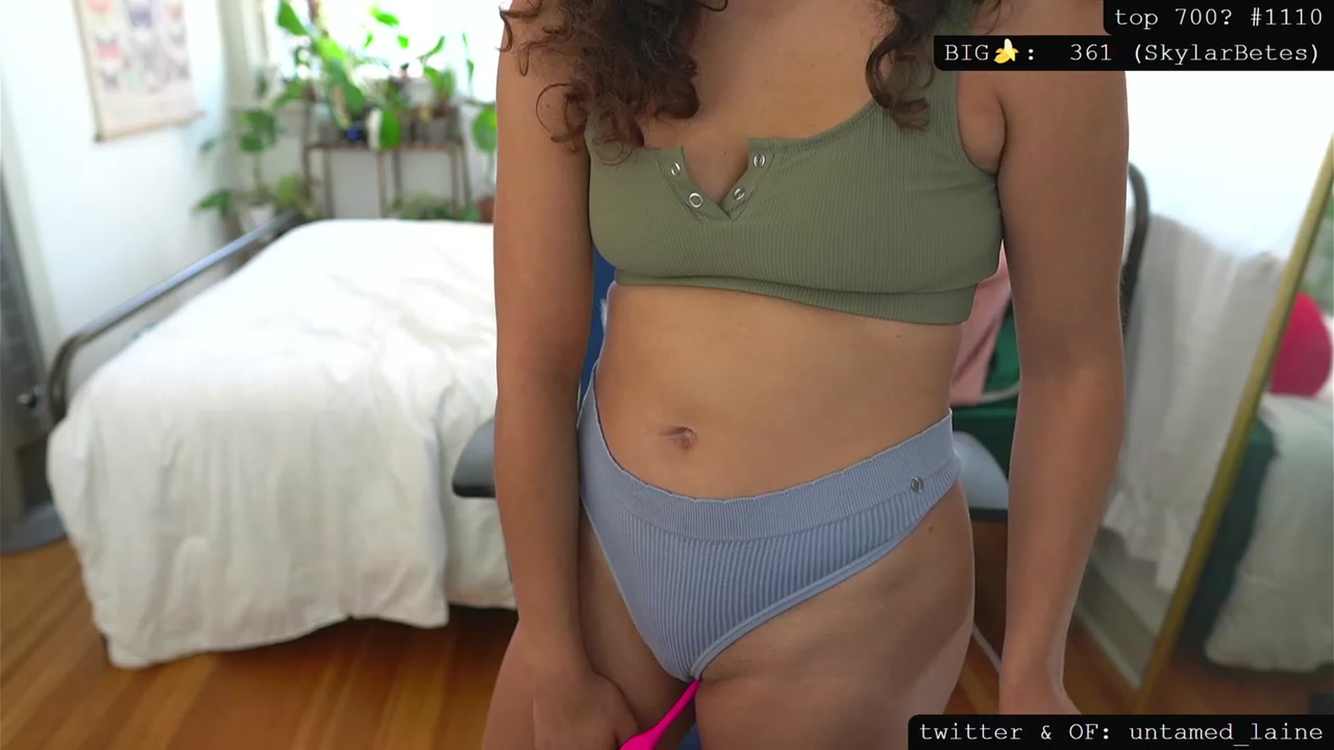 Gallery image thumbnail from e_laine's myfreecams stream on, 09/28/2023, 17:36 image 16 of 20