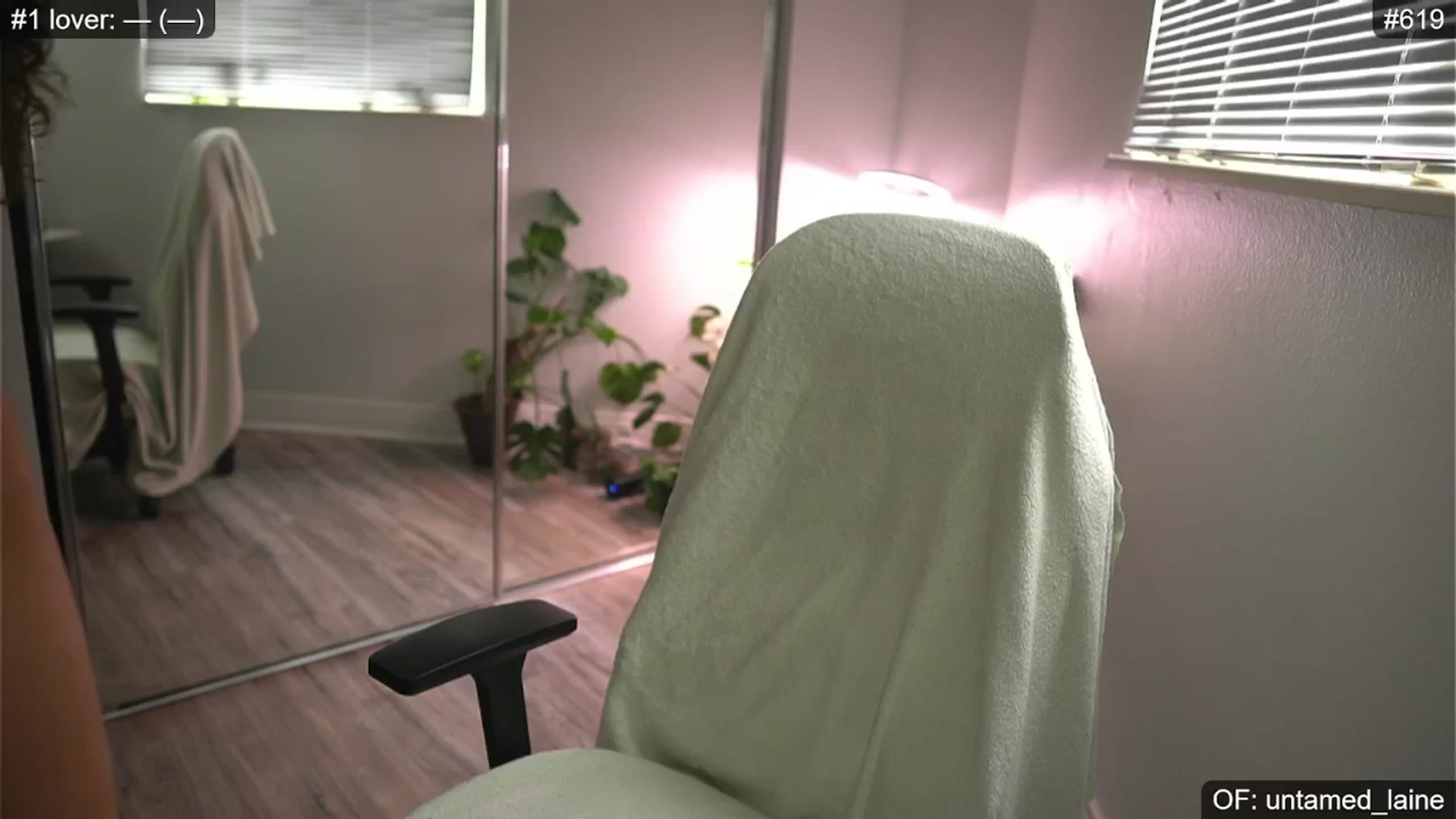 Gallery image thumbnail from e_laine's myfreecams stream on, 05/20/2024, 22:28 image 11 of 20
