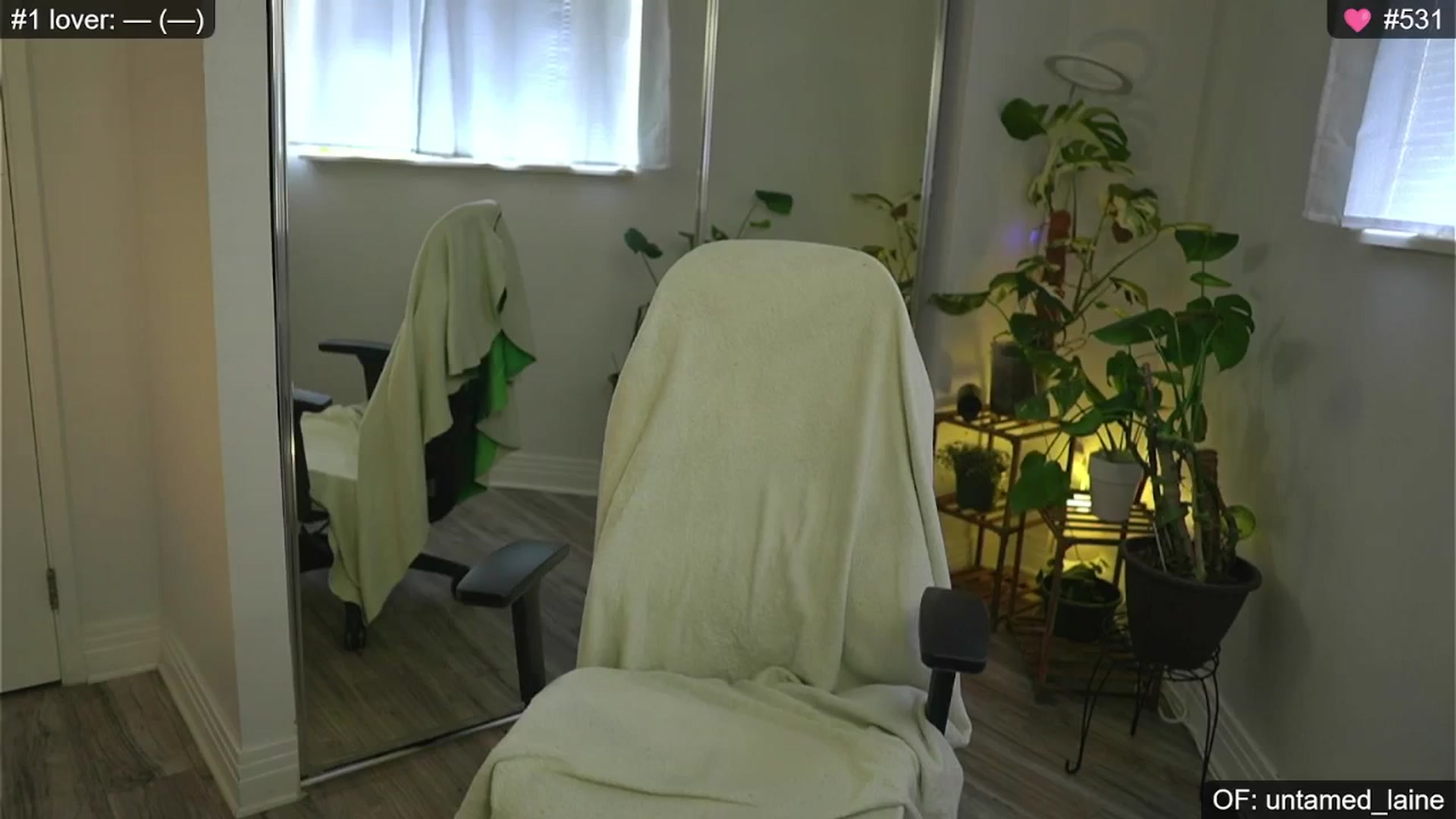 Gallery image thumbnail from e_laine's myfreecams stream on, 07/19/2024, 21:25 image 9 of 20