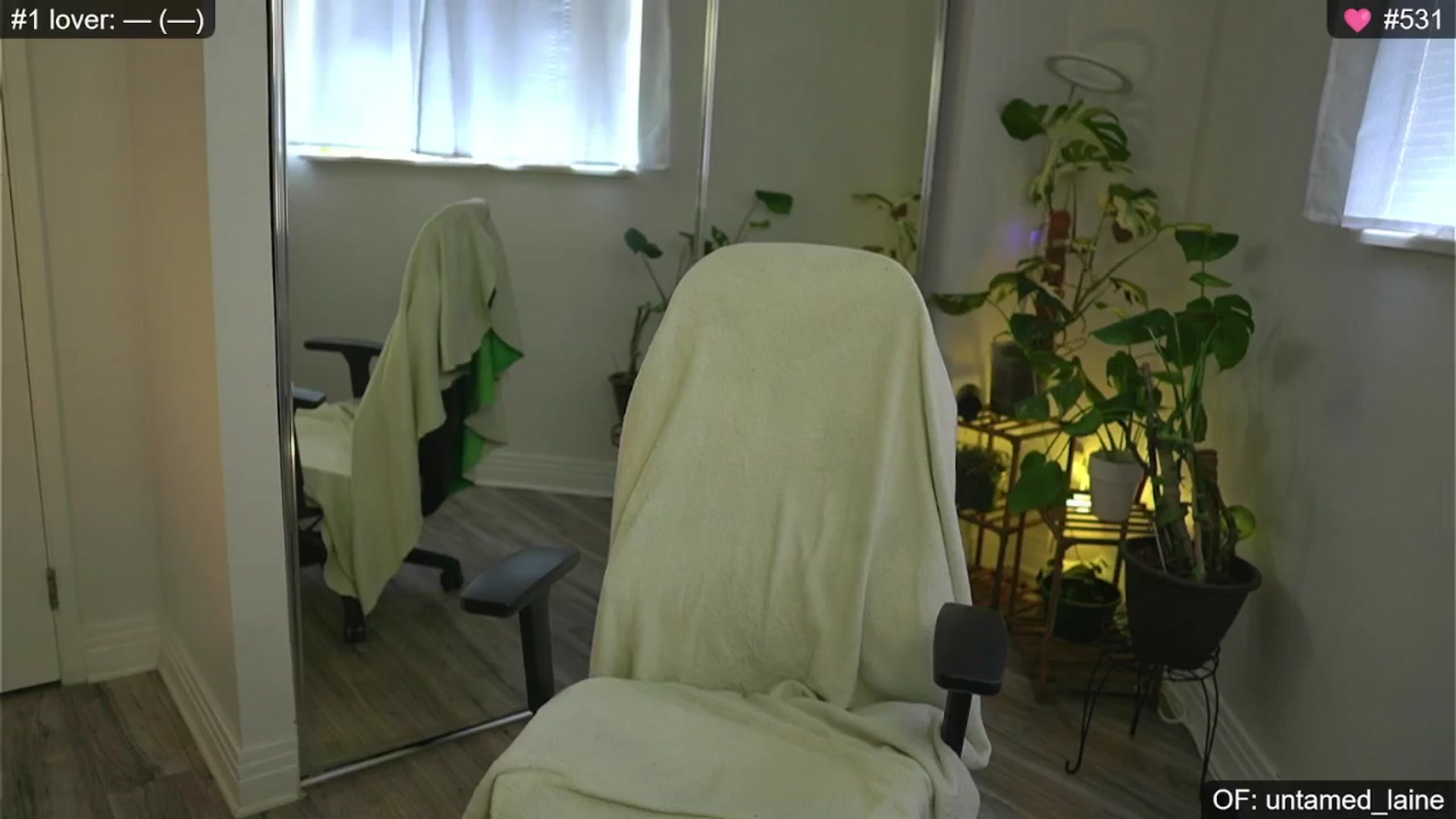 Gallery image thumbnail from e_laine's myfreecams stream on, 07/19/2024, 21:25 image 8 of 20