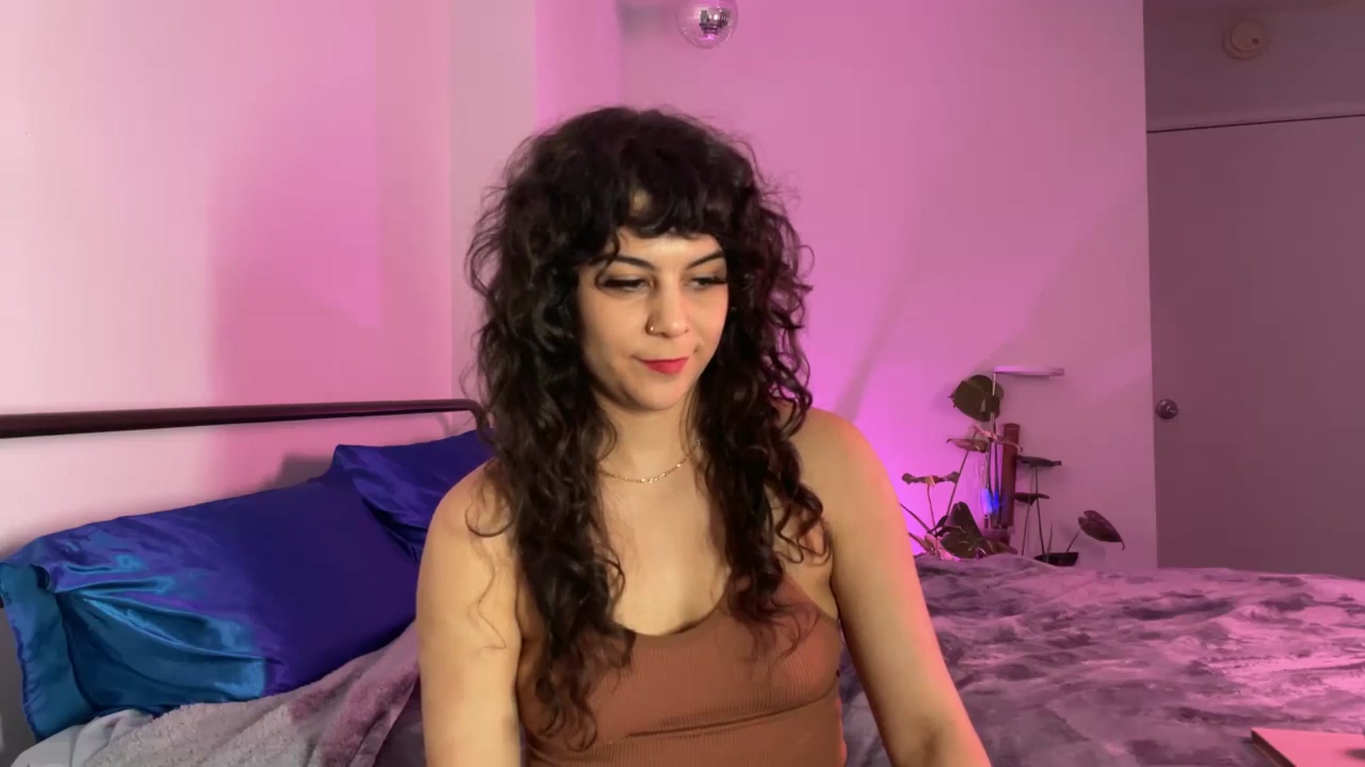 Gallery image thumbnail from e_laine's myfreecams stream on, 03/13/2025, 23:20 image 11 of 20