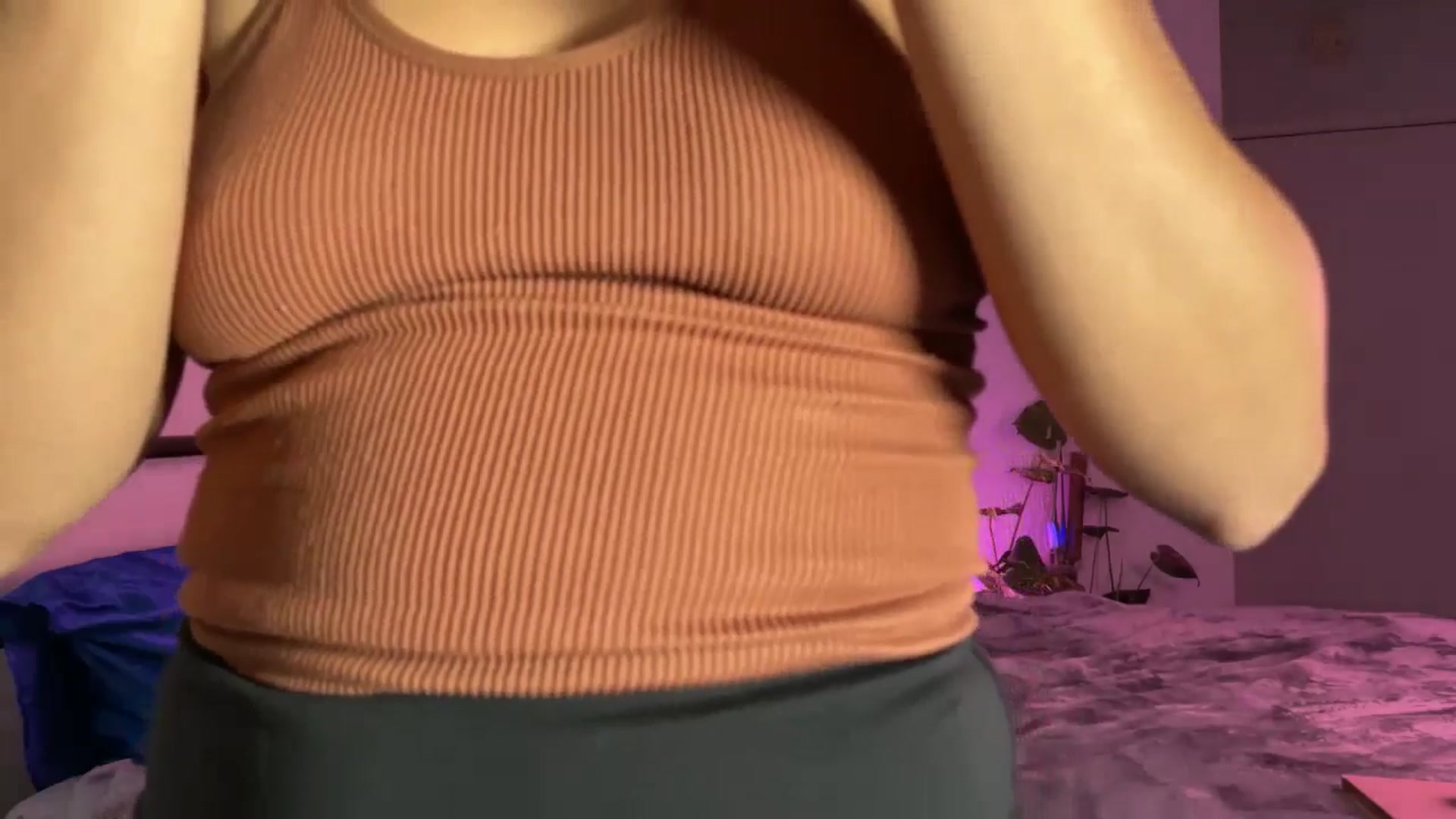 Gallery image thumbnail from e_laine's myfreecams stream on, 03/13/2025, 23:20 image 16 of 20
