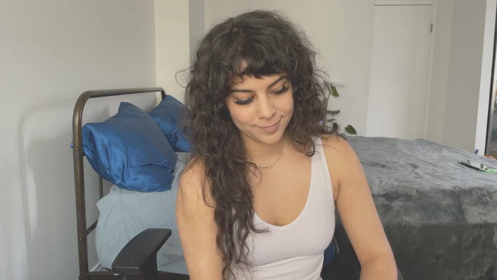 Gallery image thumbnail from e_laine's myfreecams stream on, 03/20/2025, 22:24 image 13 of 20