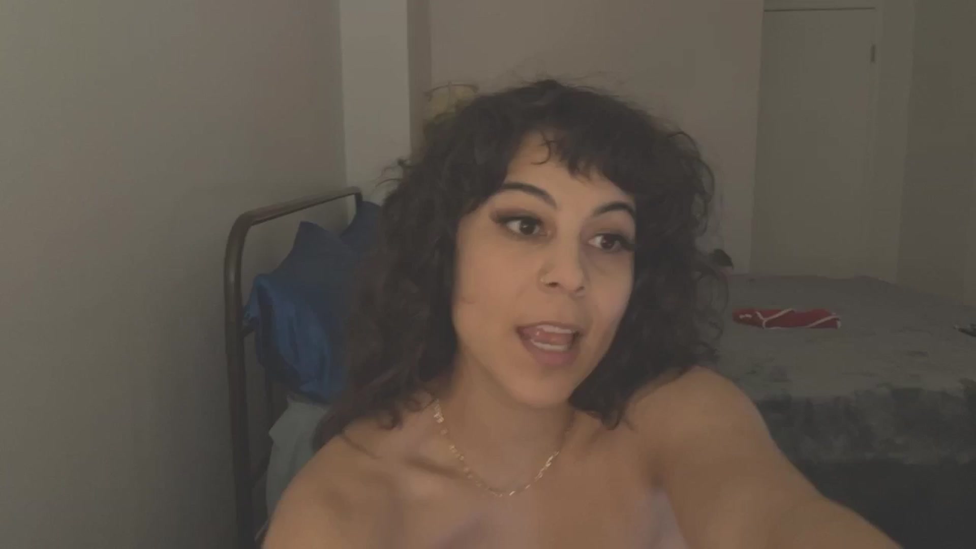 Gallery image thumbnail from e_laine's myfreecams stream on, 03/21/2025, 01:19 image 15 of 20